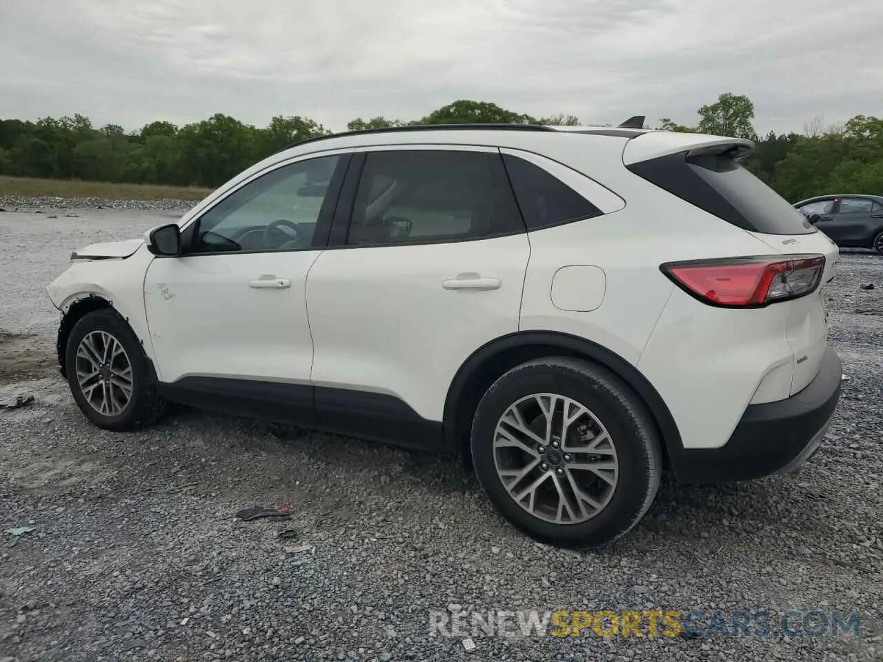2 Photograph of a damaged car 1FMCU0H60MUB06856 FORD ESCAPE 2021