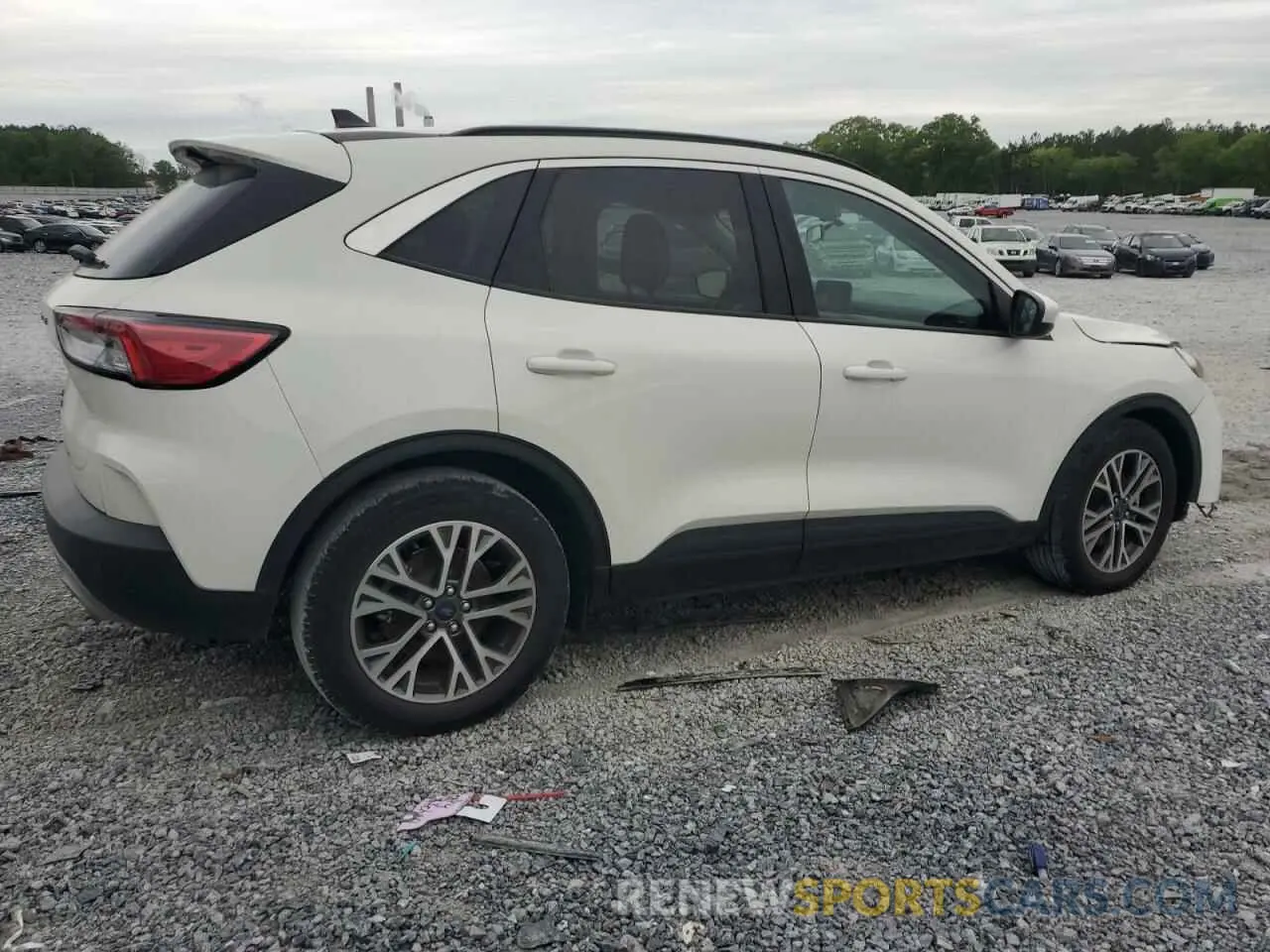 3 Photograph of a damaged car 1FMCU0H60MUB06856 FORD ESCAPE 2021