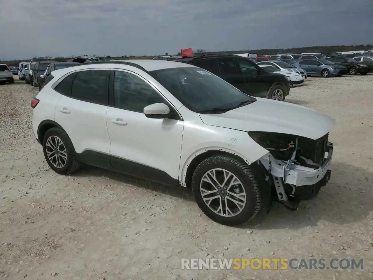 4 Photograph of a damaged car 1FMCU0H62MUB16711 FORD ESCAPE 2021