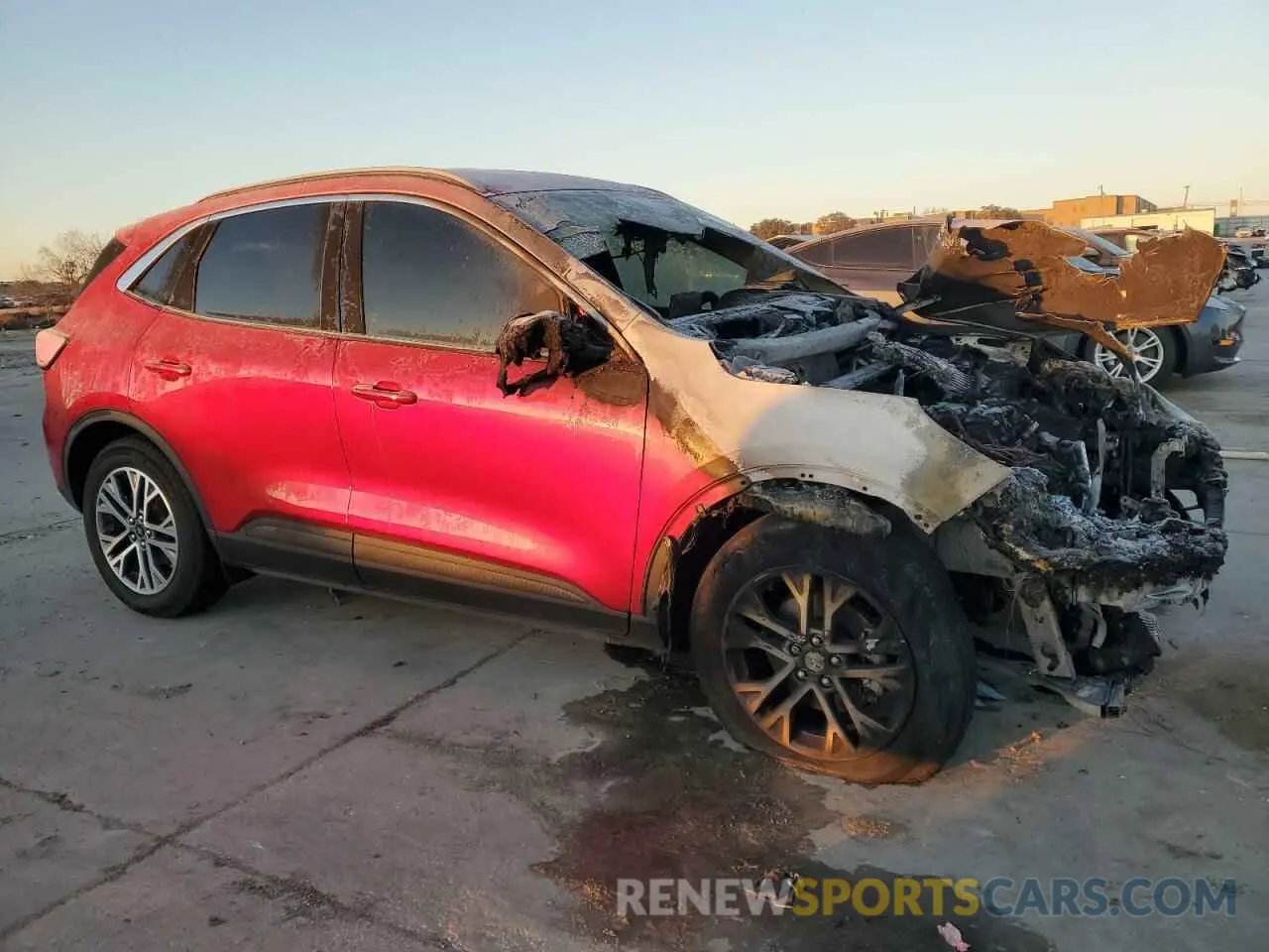 4 Photograph of a damaged car 1FMCU0H65MUB32353 FORD ESCAPE 2021