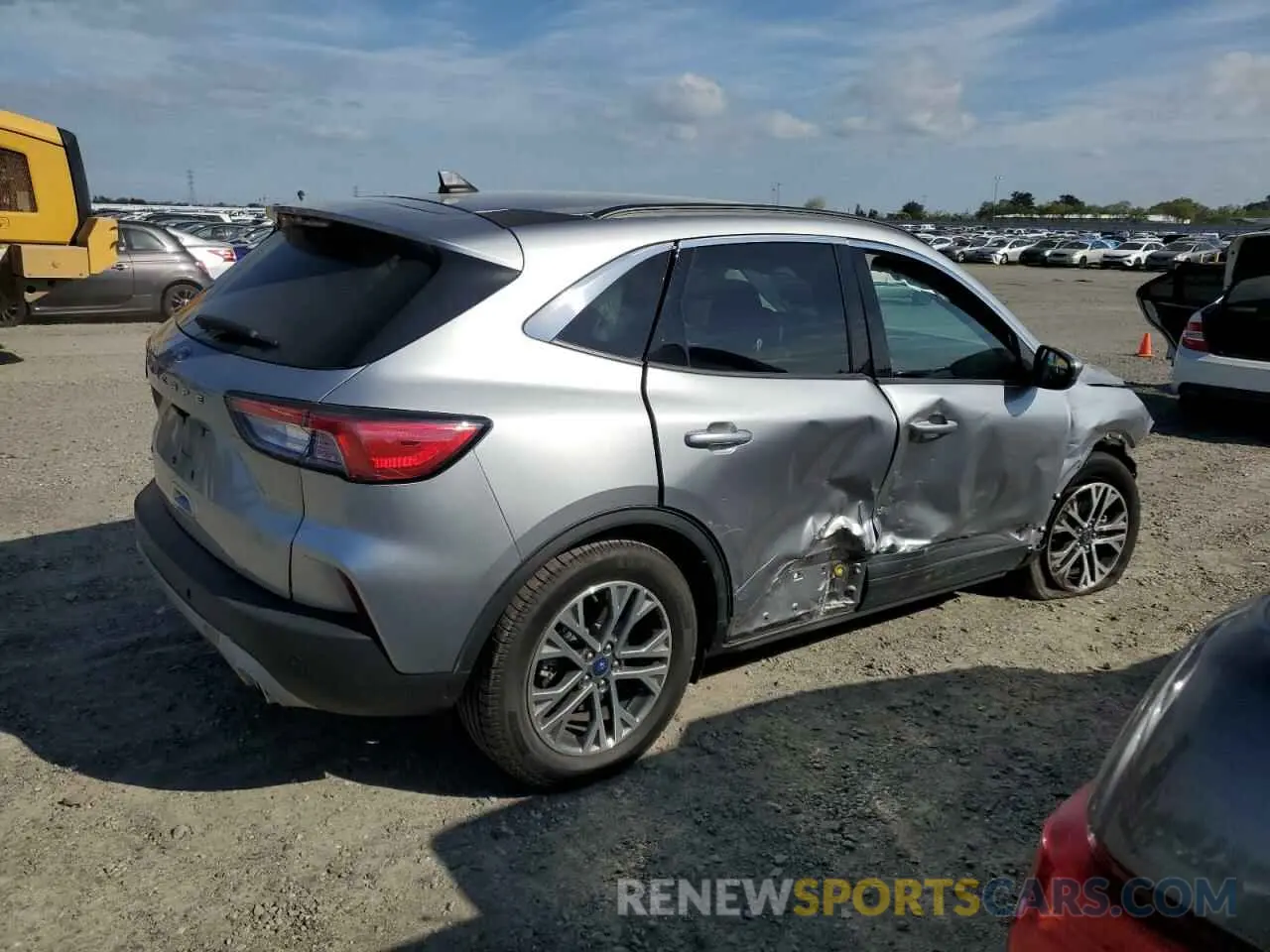 3 Photograph of a damaged car 1FMCU0H66MUA10178 FORD ESCAPE 2021