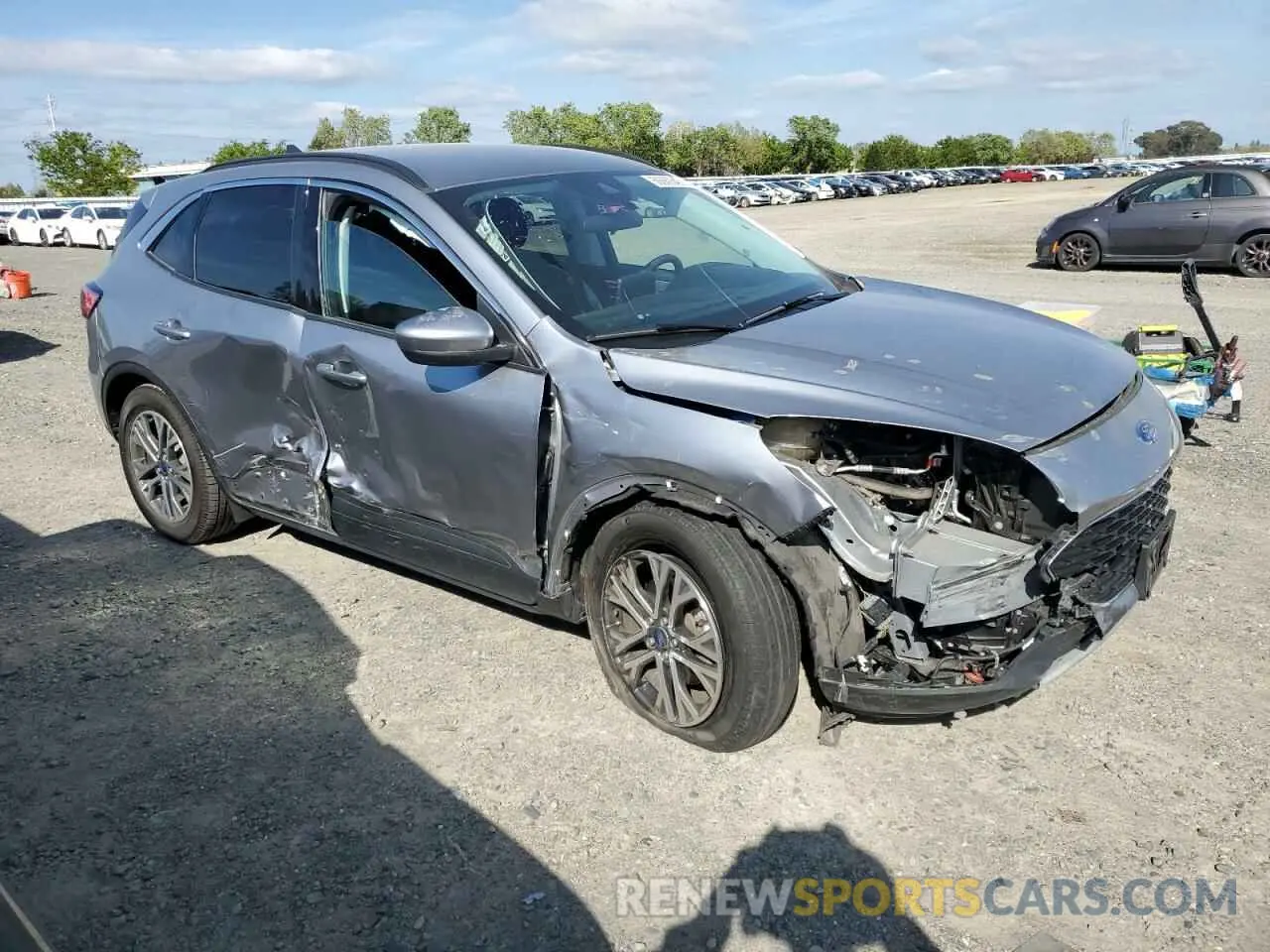 4 Photograph of a damaged car 1FMCU0H66MUA10178 FORD ESCAPE 2021