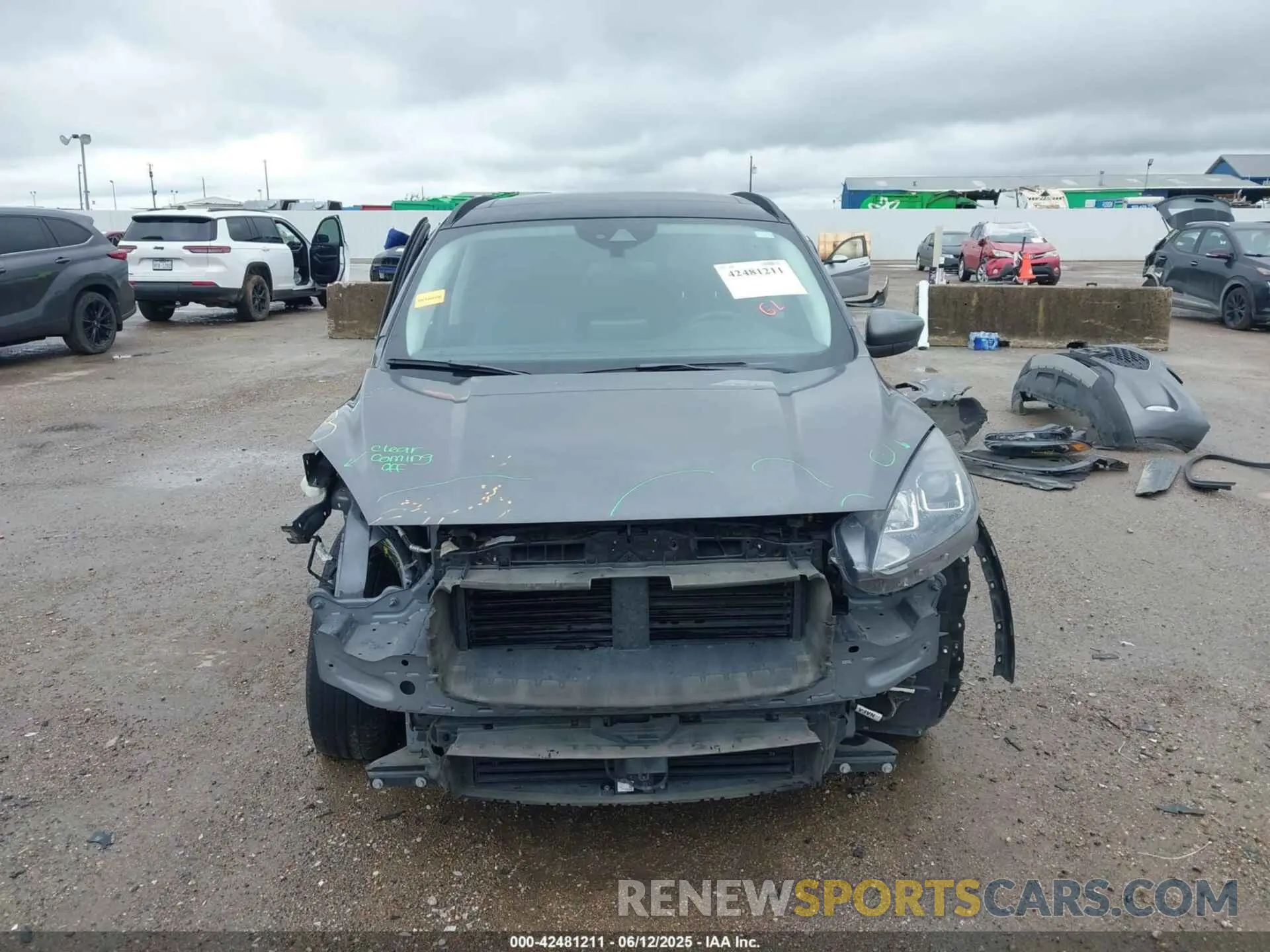 13 Photograph of a damaged car 1FMCU0H67MUB05316 FORD ESCAPE 2021