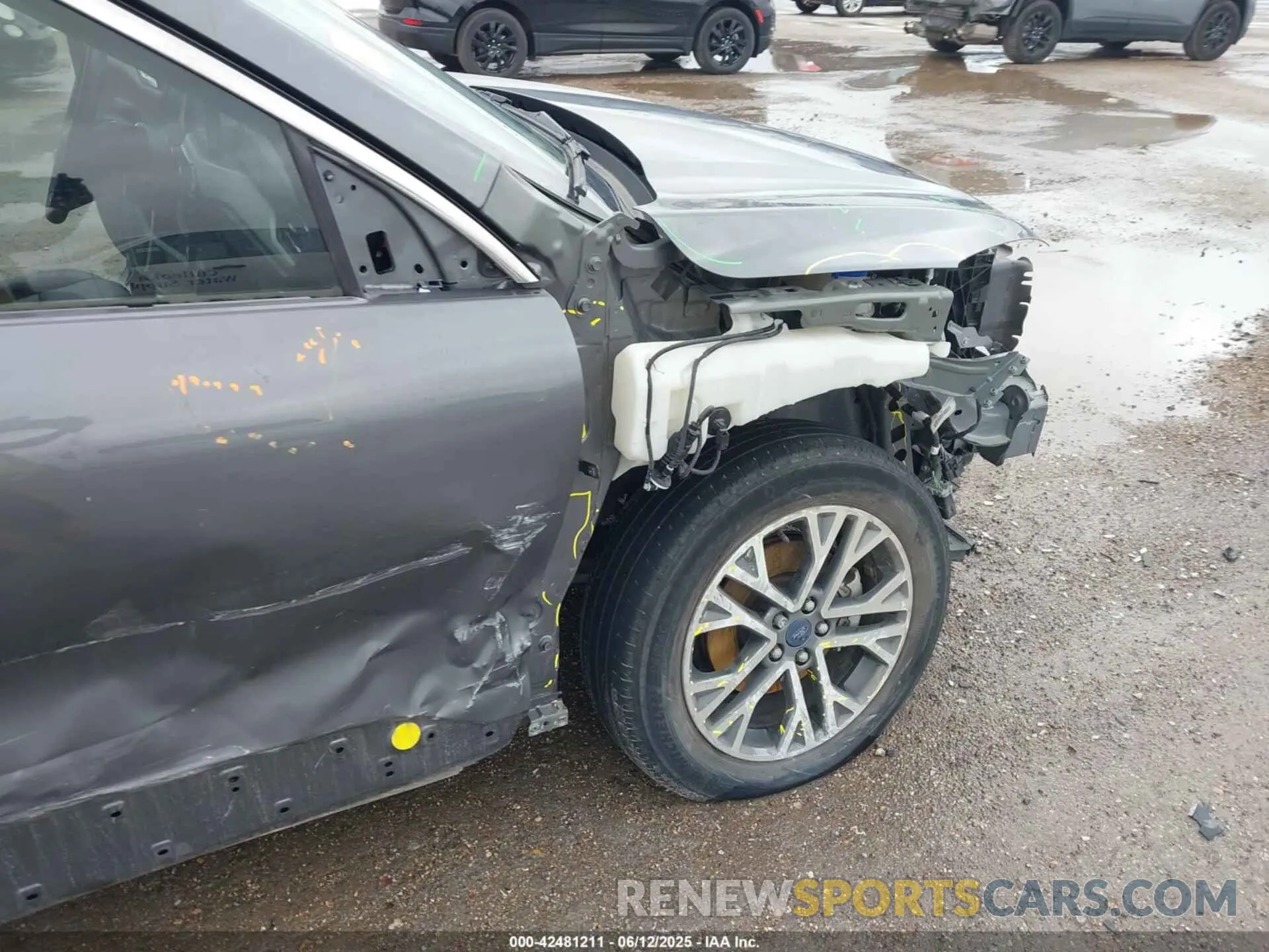 19 Photograph of a damaged car 1FMCU0H67MUB05316 FORD ESCAPE 2021