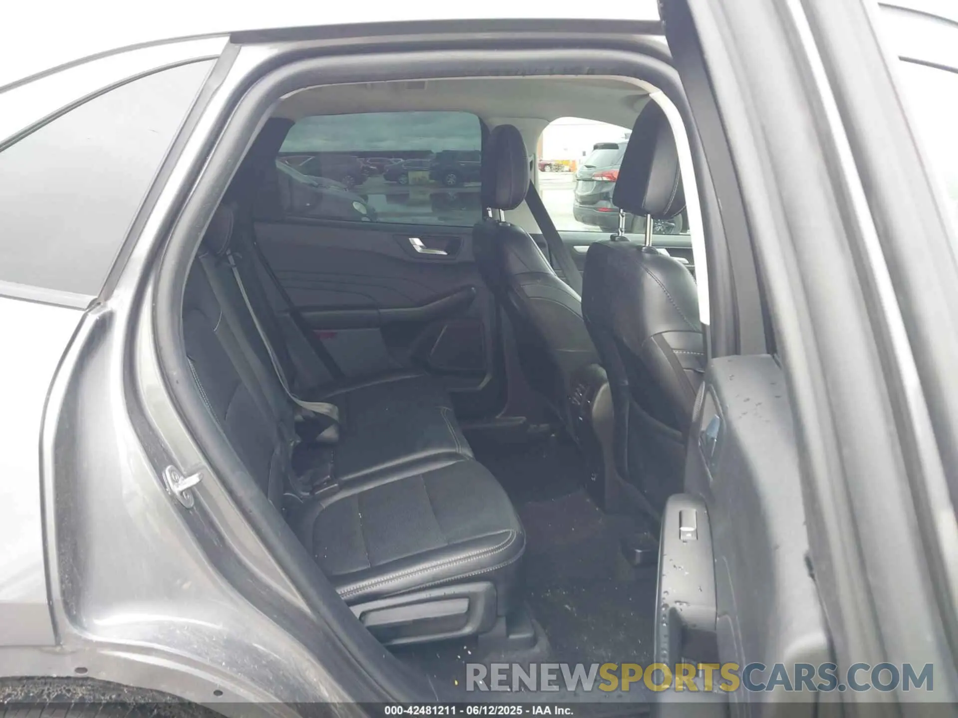 8 Photograph of a damaged car 1FMCU0H67MUB05316 FORD ESCAPE 2021