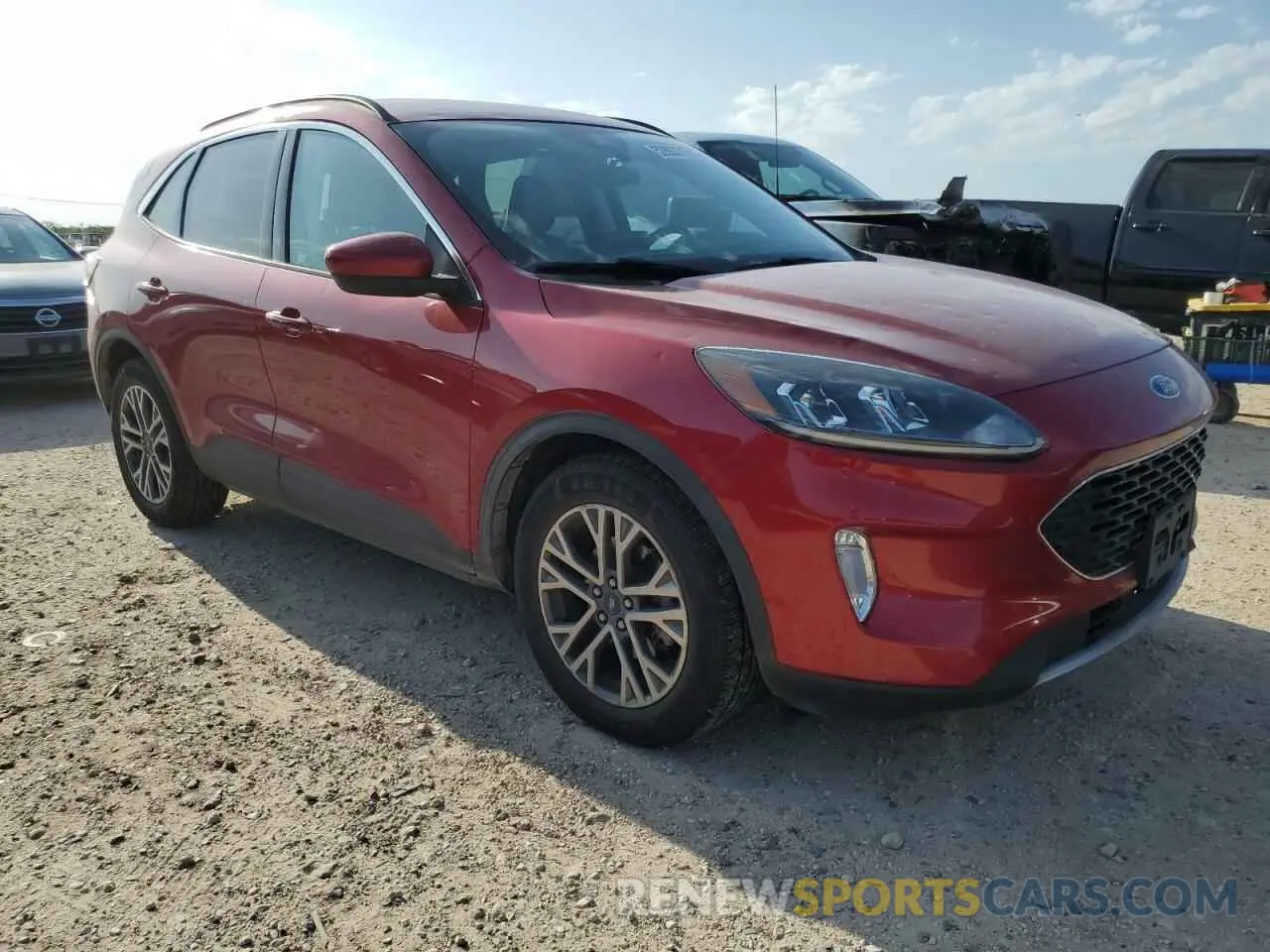 4 Photograph of a damaged car 1FMCU0H68MUA08240 FORD ESCAPE 2021