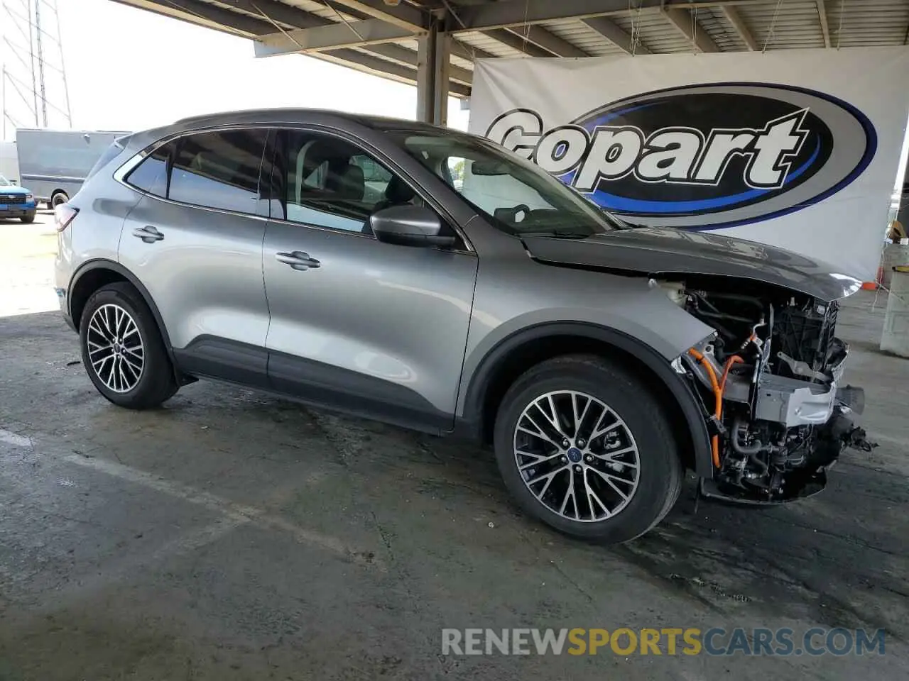 4 Photograph of a damaged car 1FMCU0LZ1MUB18208 FORD ESCAPE 2021