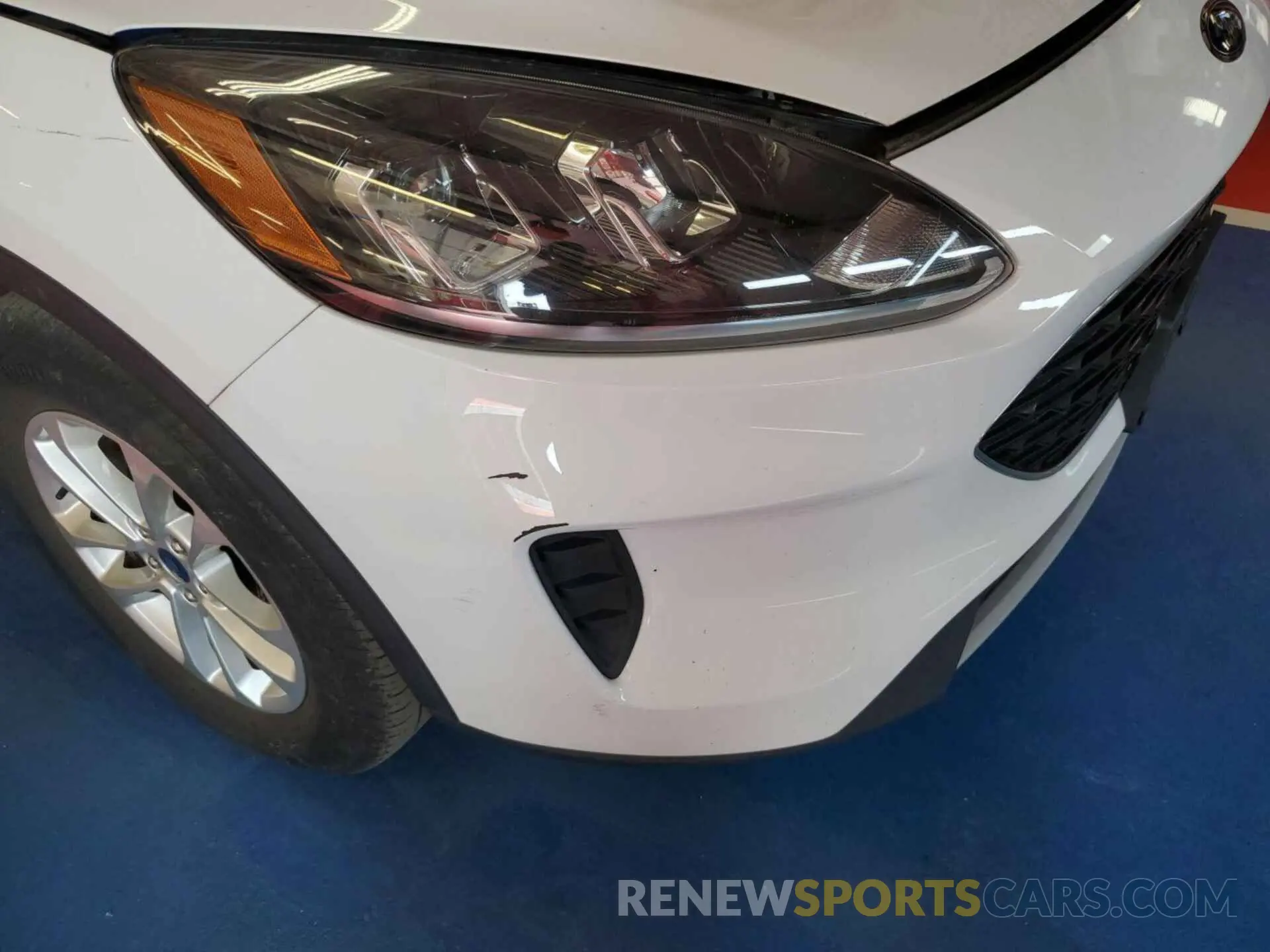10 Photograph of a damaged car 1FMCU9BZ1MUA52572 FORD ESCAPE 2021