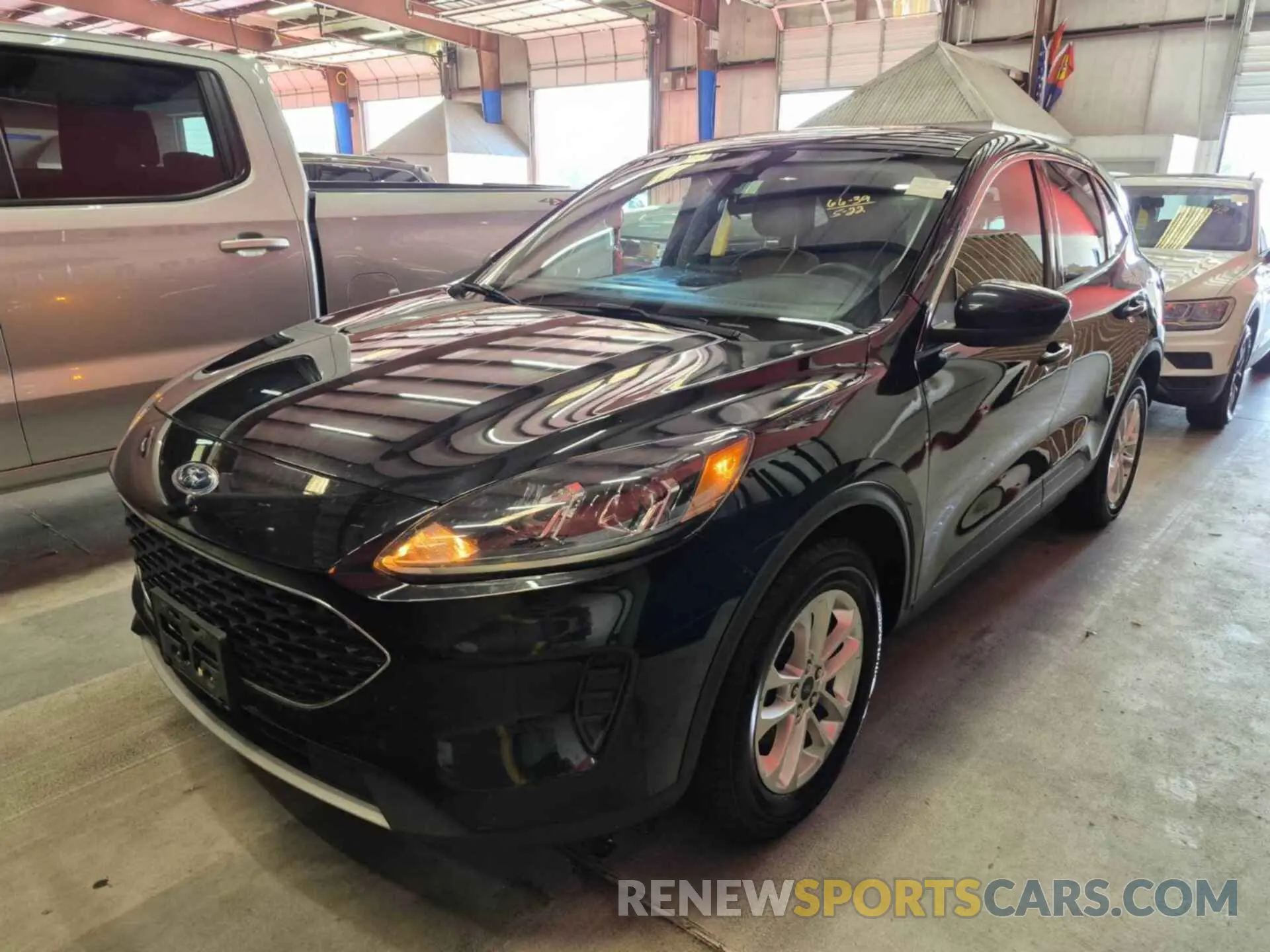 25 Photograph of a damaged car 1FMCU9BZ2MUA52497 FORD ESCAPE 2021