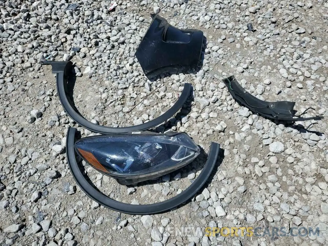 13 Photograph of a damaged car 1FMCU9BZ3MUA26006 FORD ESCAPE 2021