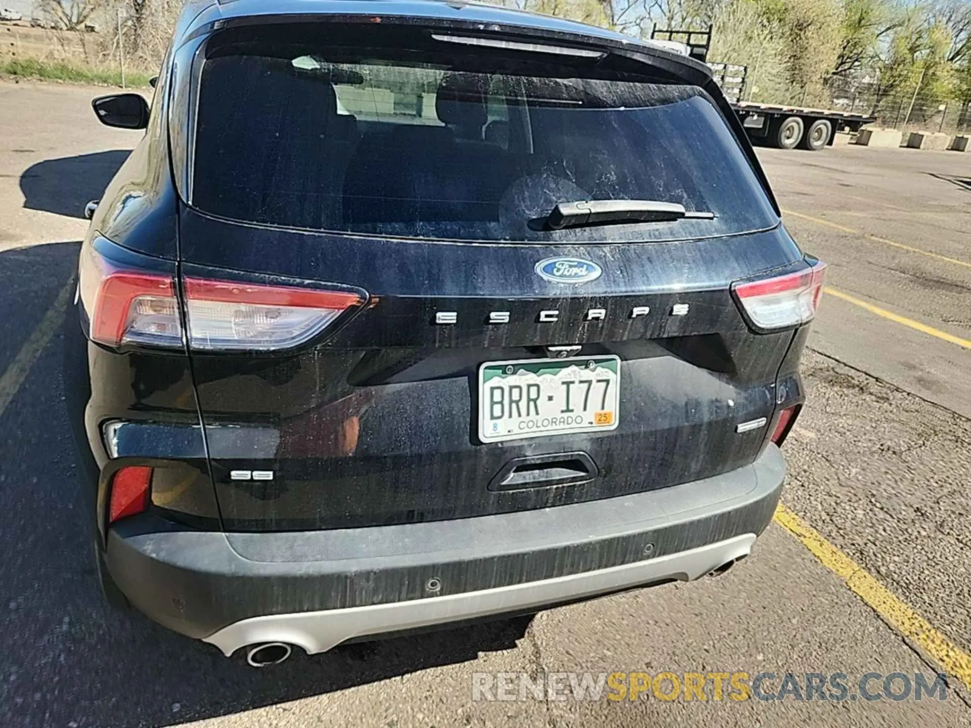 26 Photograph of a damaged car 1FMCU9BZ3MUA52900 FORD ESCAPE 2021