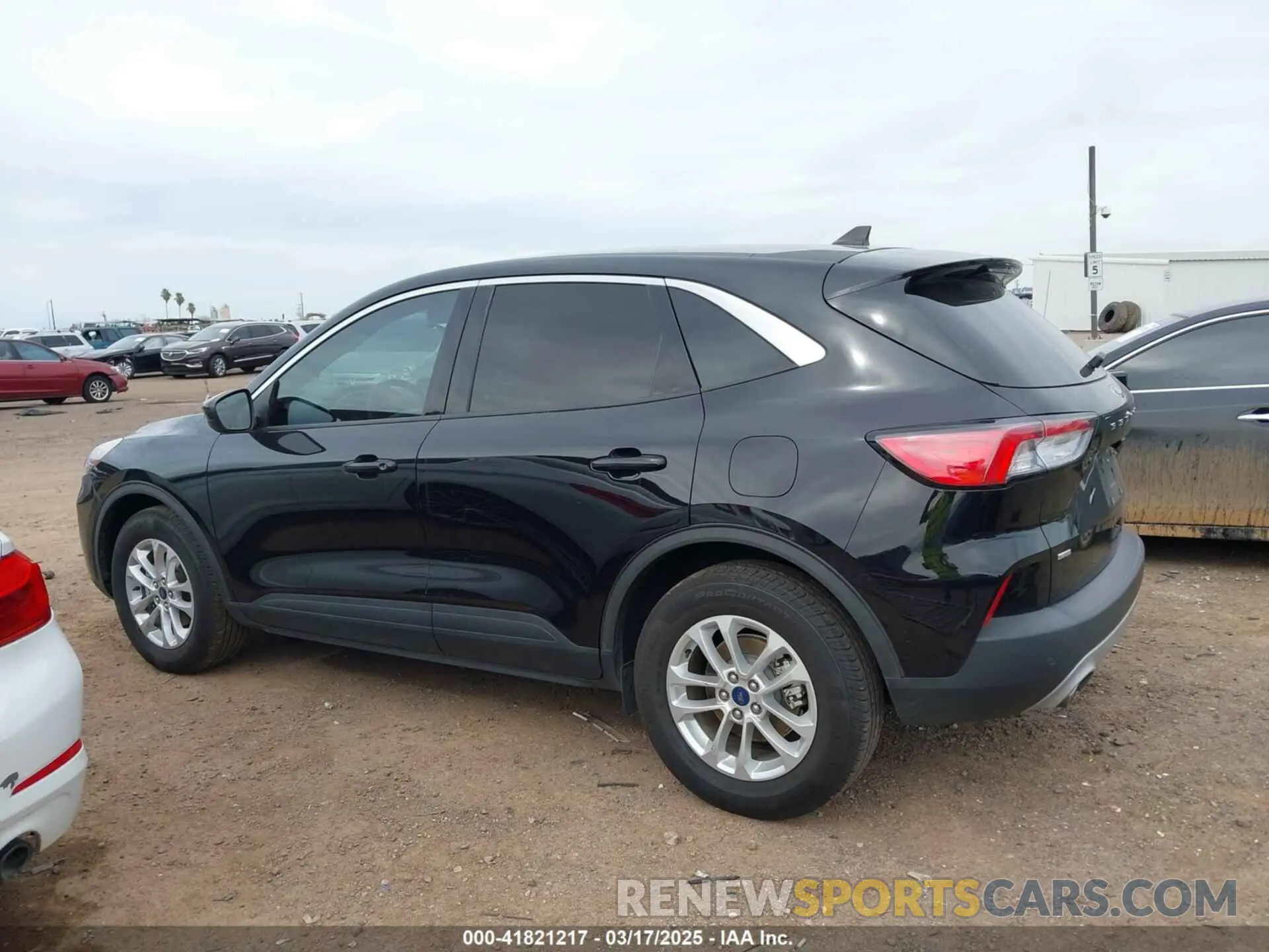 14 Photograph of a damaged car 1FMCU9BZ3MUA83855 FORD ESCAPE 2021