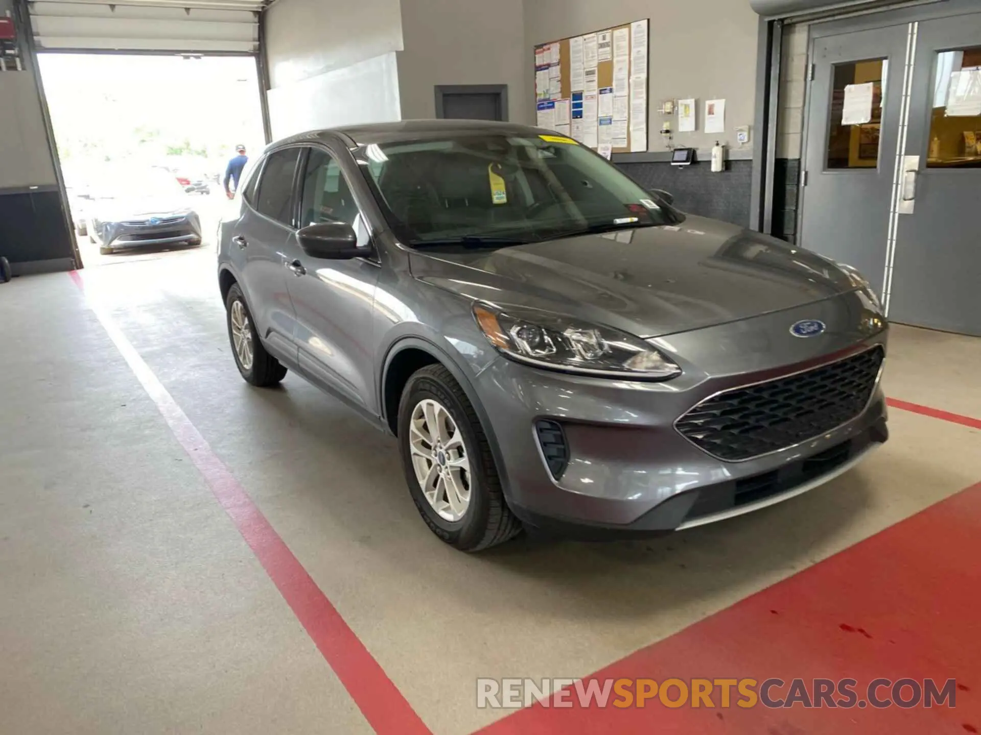 10 Photograph of a damaged car 1FMCU9BZ5MUA52820 FORD ESCAPE 2021