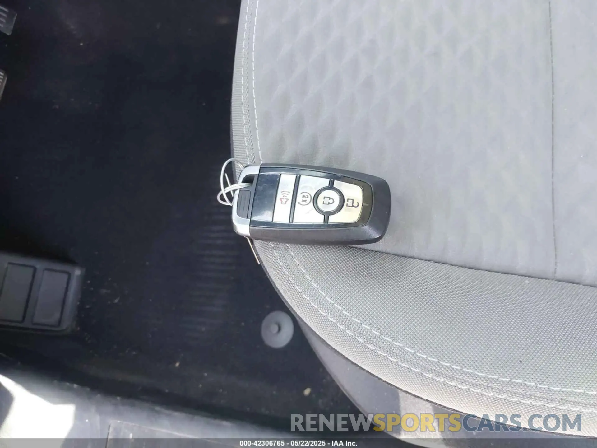 11 Photograph of a damaged car 1FMCU9BZ7MUA83308 FORD ESCAPE 2021