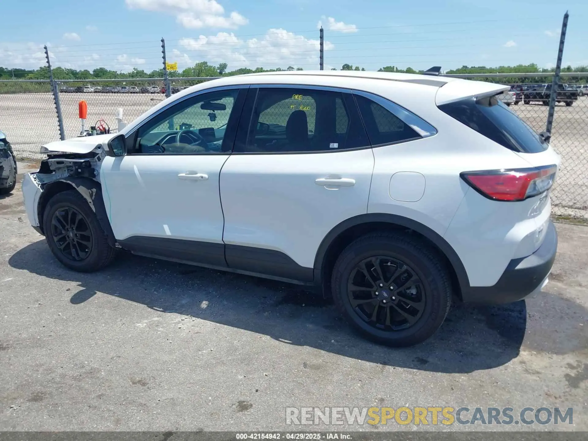 15 Photograph of a damaged car 1FMCU9BZ8MUA82779 FORD ESCAPE 2021