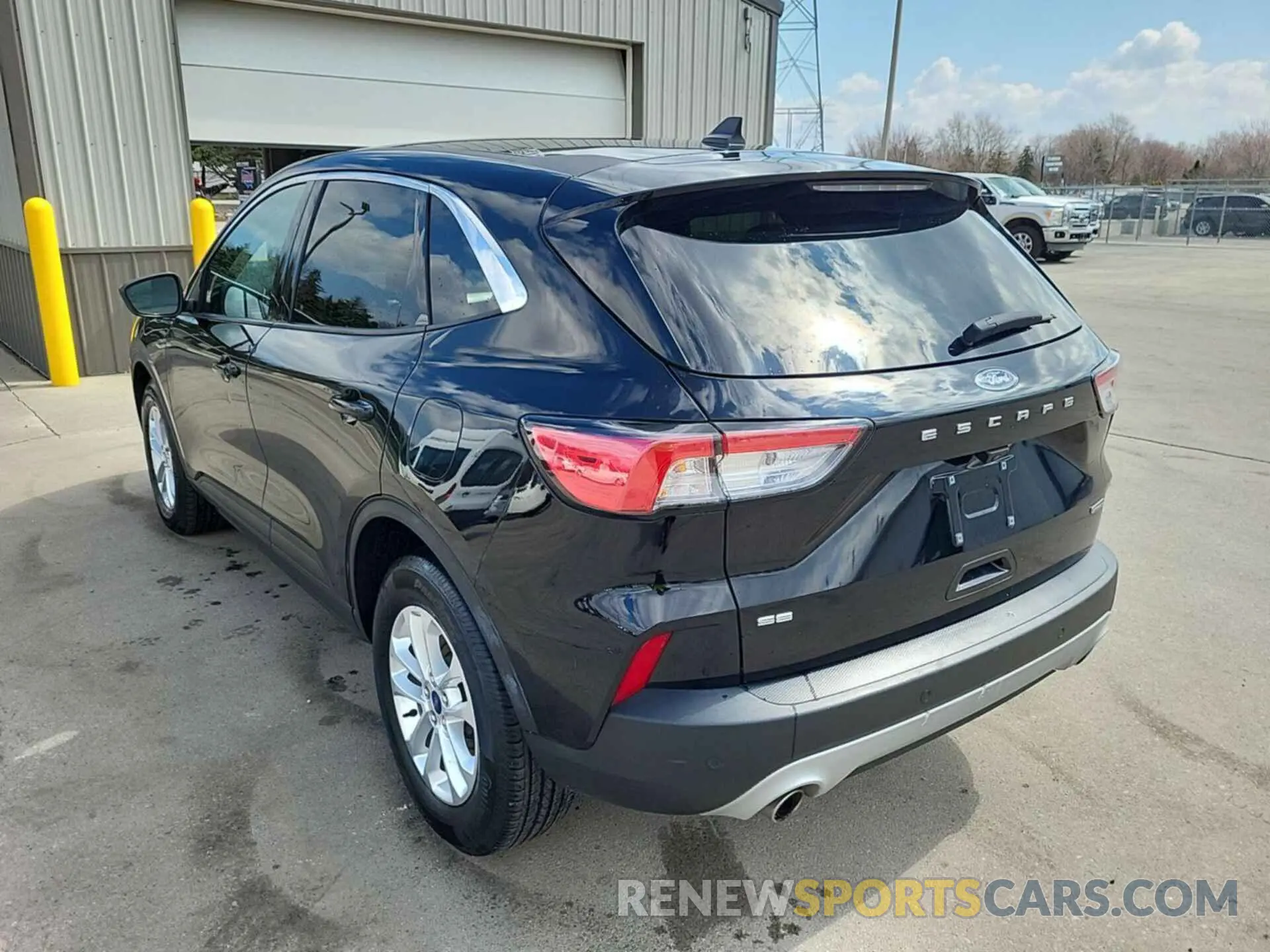 10 Photograph of a damaged car 1FMCU9BZ9MUA52562 FORD ESCAPE 2021