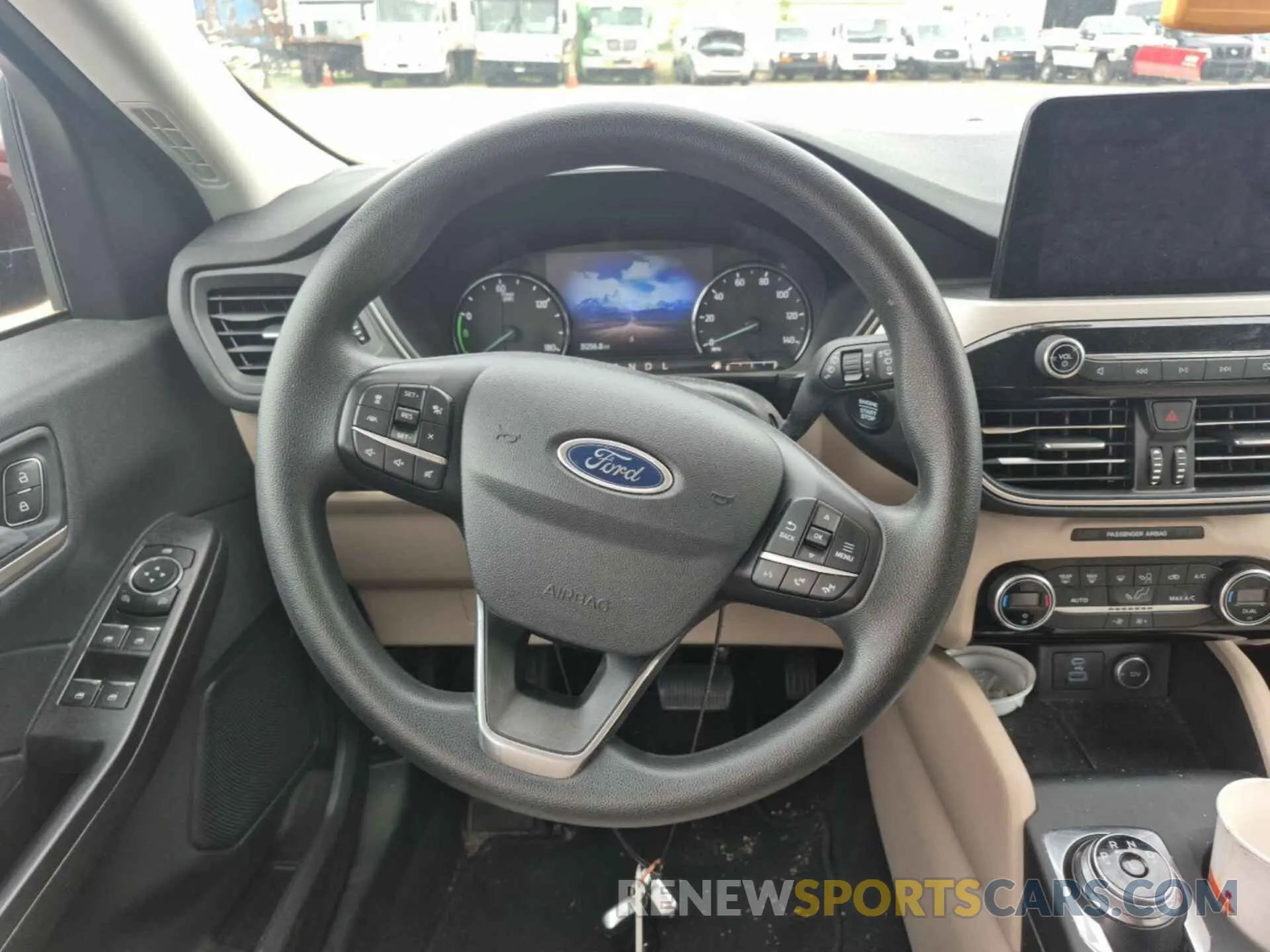 27 Photograph of a damaged car 1FMCU9BZ9MUA52867 FORD ESCAPE 2021