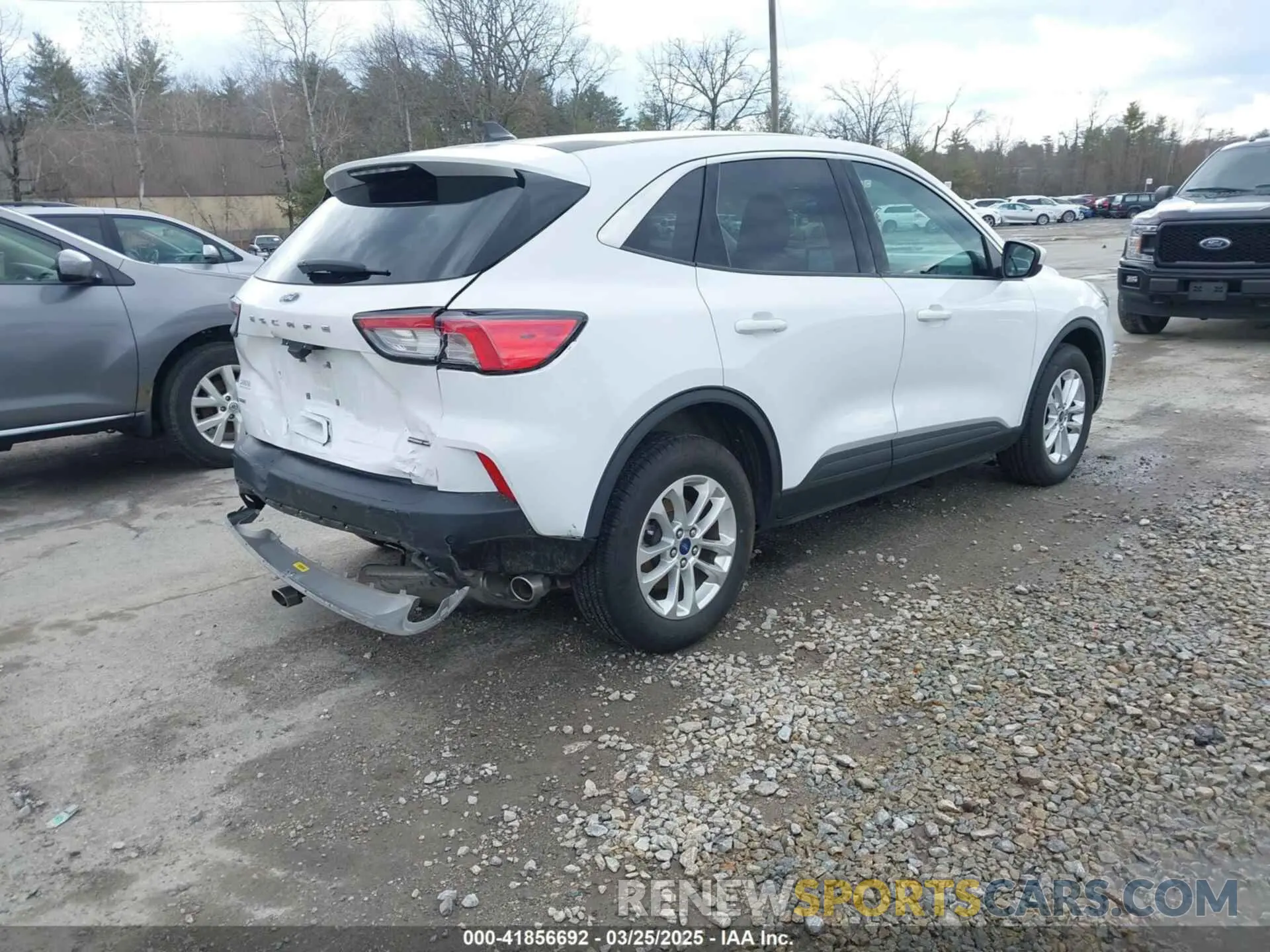 4 Photograph of a damaged car 1FMCU9BZ9MUA82483 FORD ESCAPE 2021
