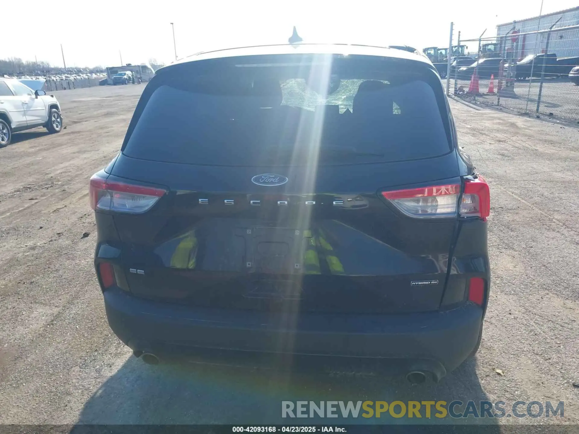16 Photograph of a damaged car 1FMCU9BZ9MUB21590 FORD ESCAPE 2021
