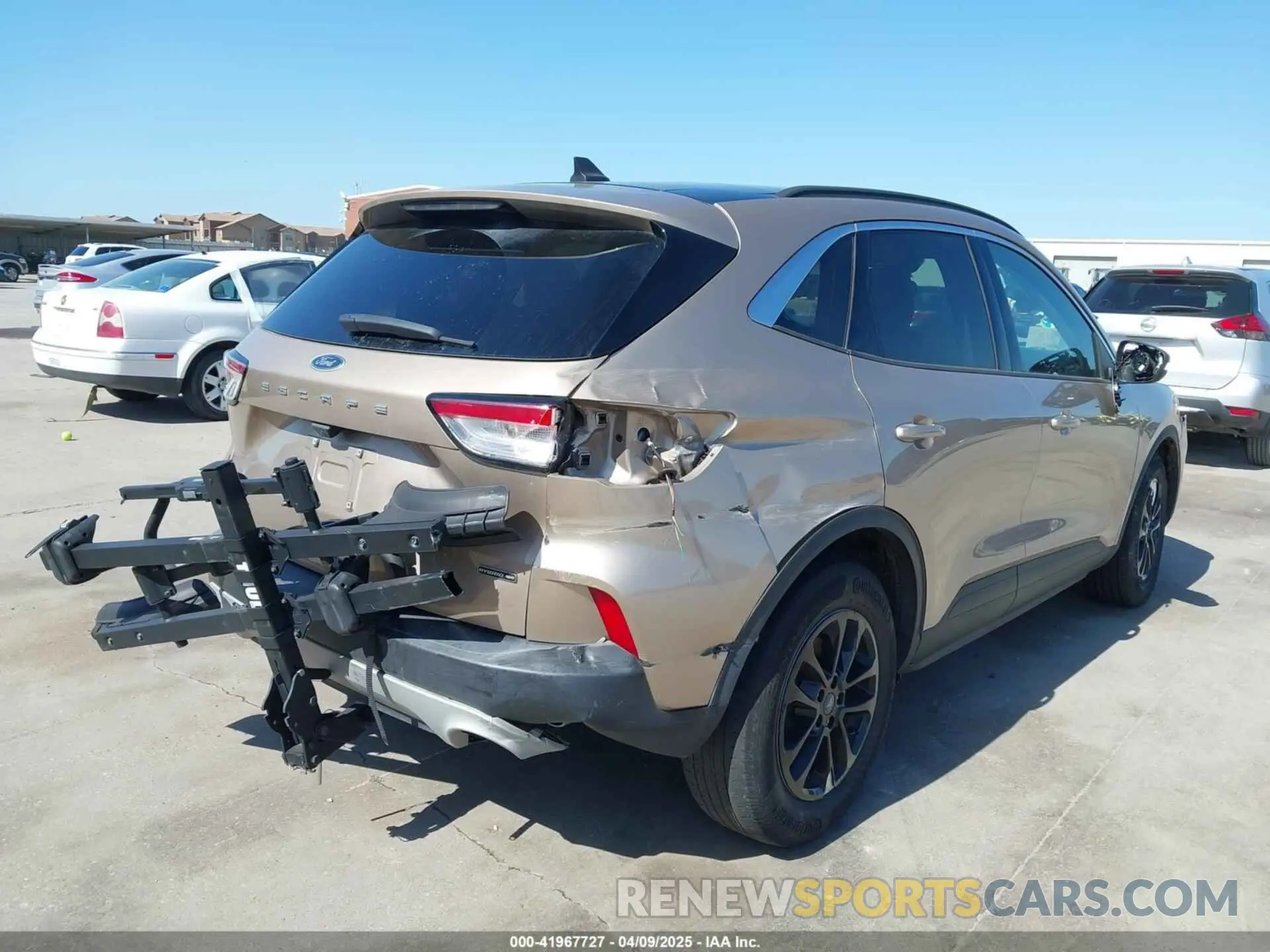 4 Photograph of a damaged car 1FMCU9BZXMUA08196 FORD ESCAPE 2021