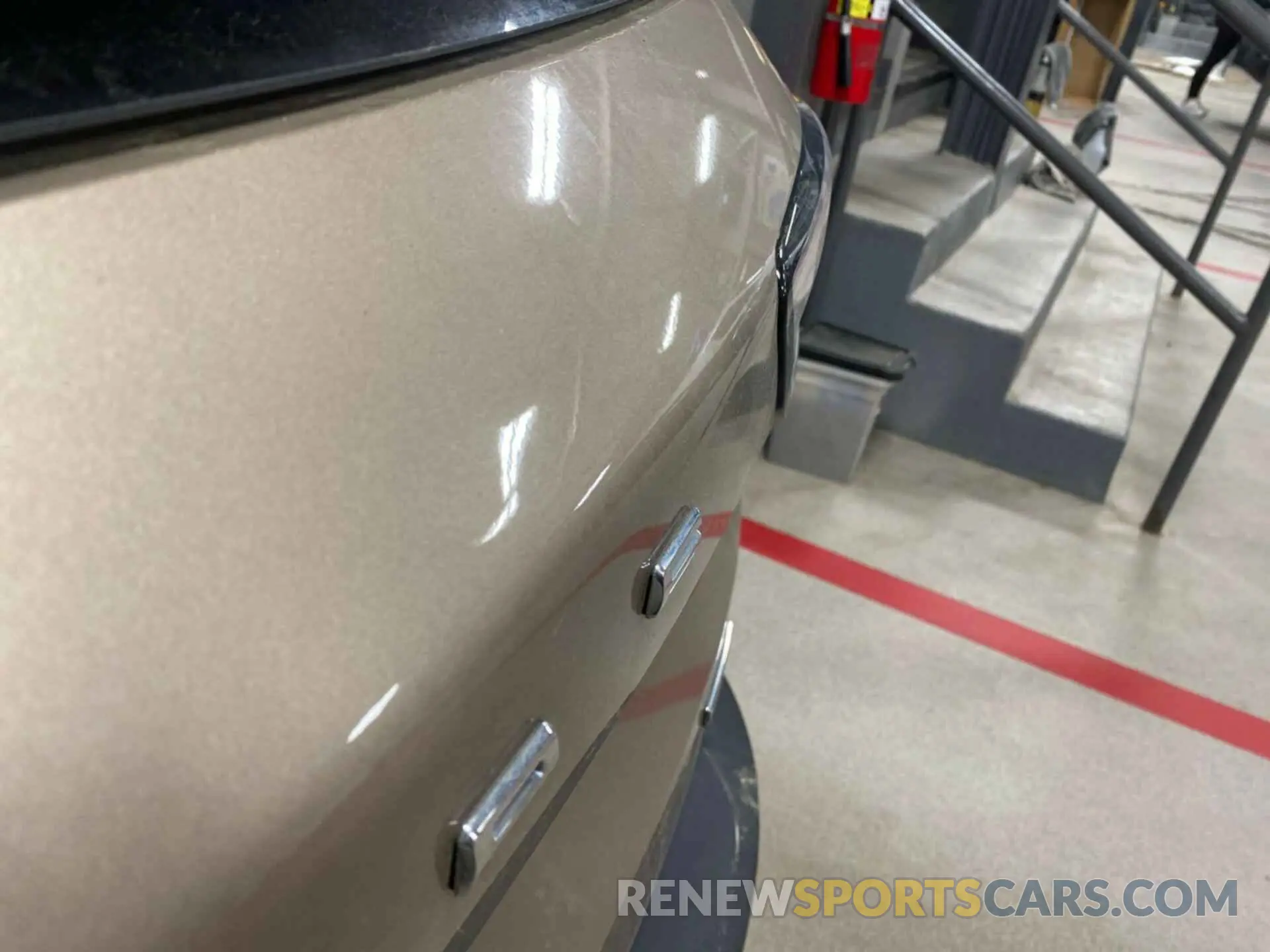 10 Photograph of a damaged car 1FMCU9CZ2MUB25883 FORD ESCAPE 2021