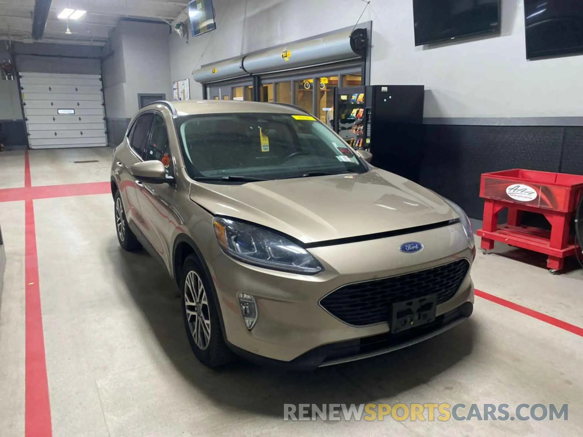 4 Photograph of a damaged car 1FMCU9CZ2MUB25883 FORD ESCAPE 2021