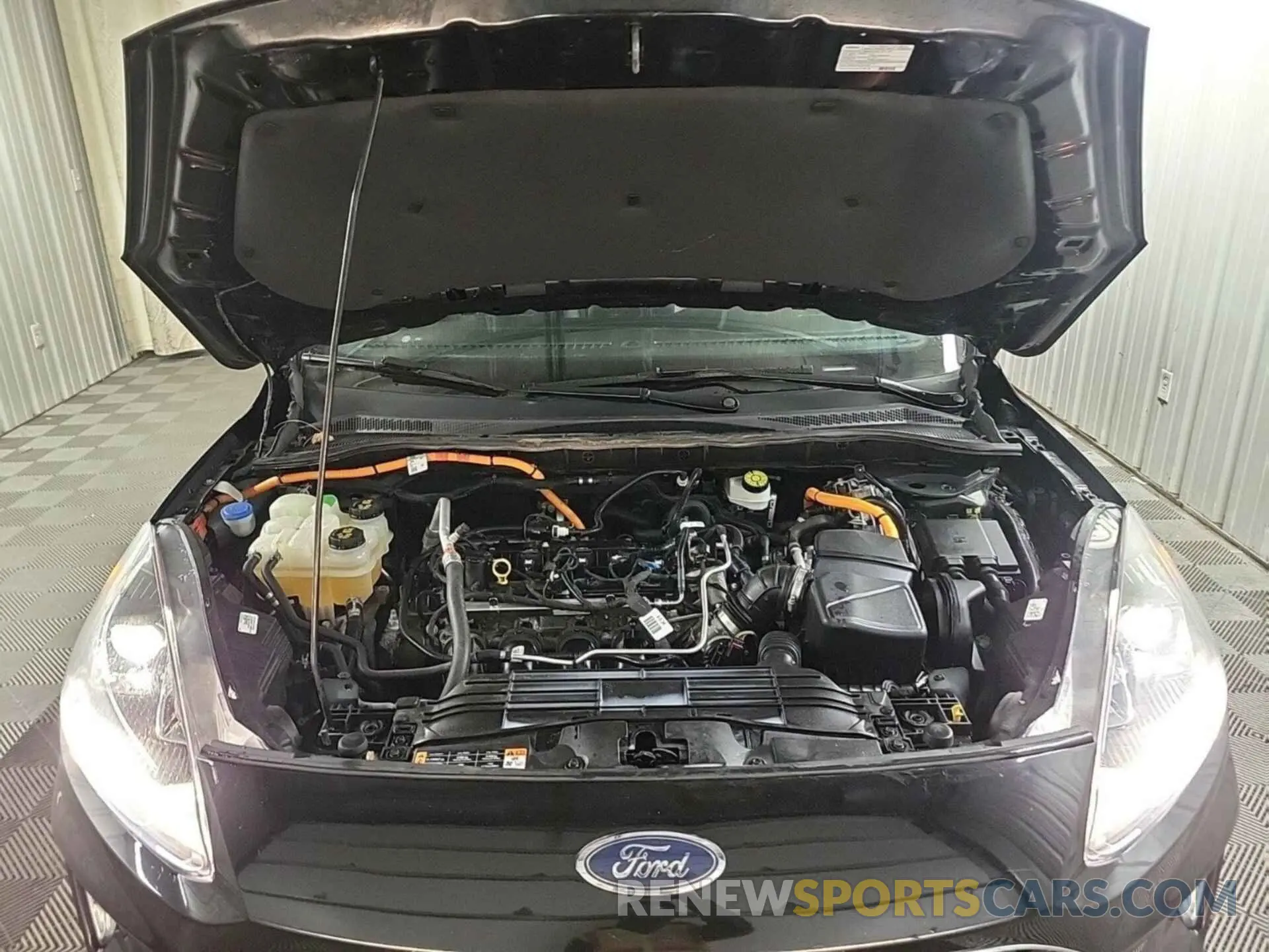 17 Photograph of a damaged car 1FMCU9CZ4MUA42441 FORD ESCAPE 2021