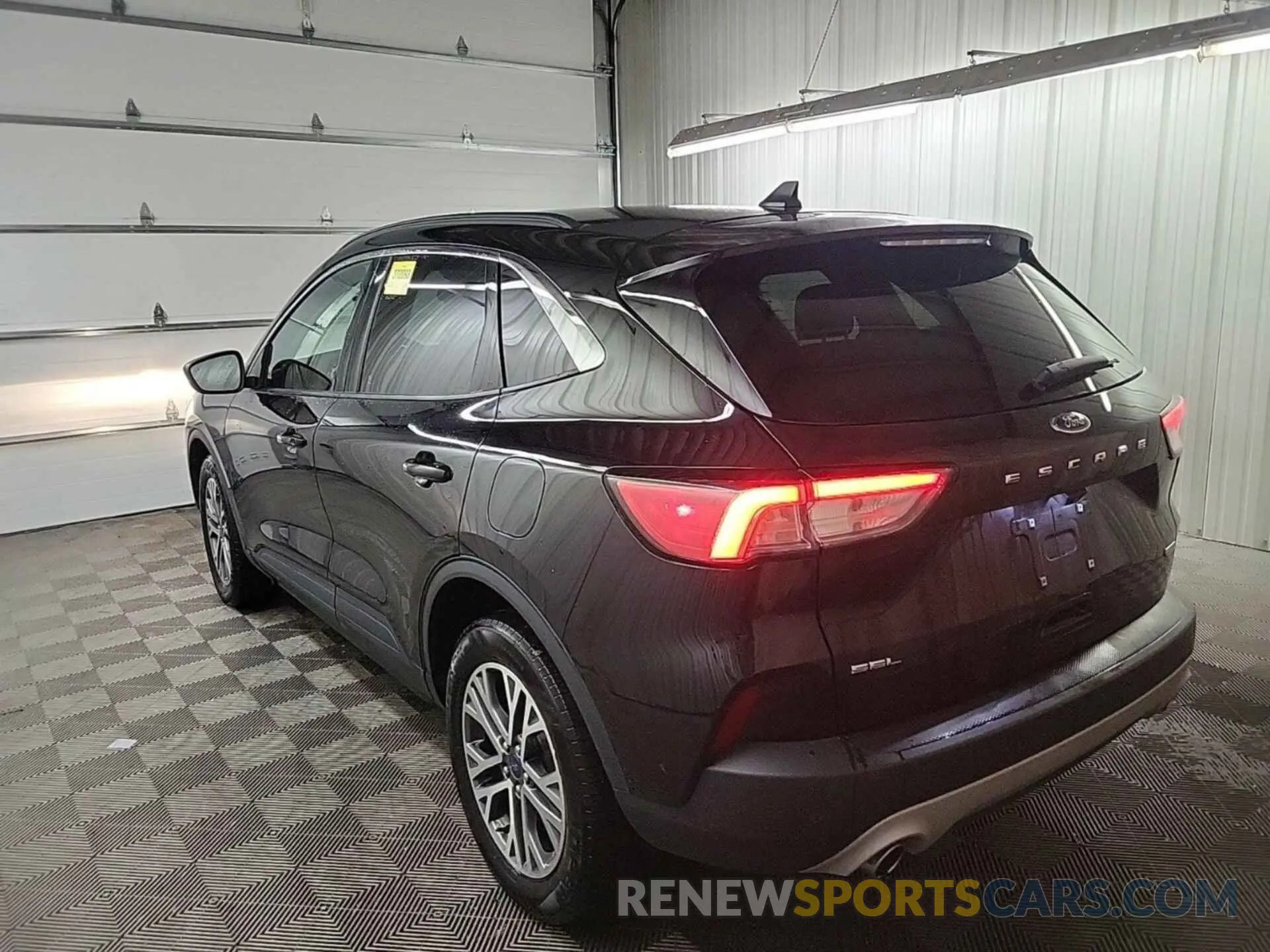 21 Photograph of a damaged car 1FMCU9CZ4MUA42441 FORD ESCAPE 2021