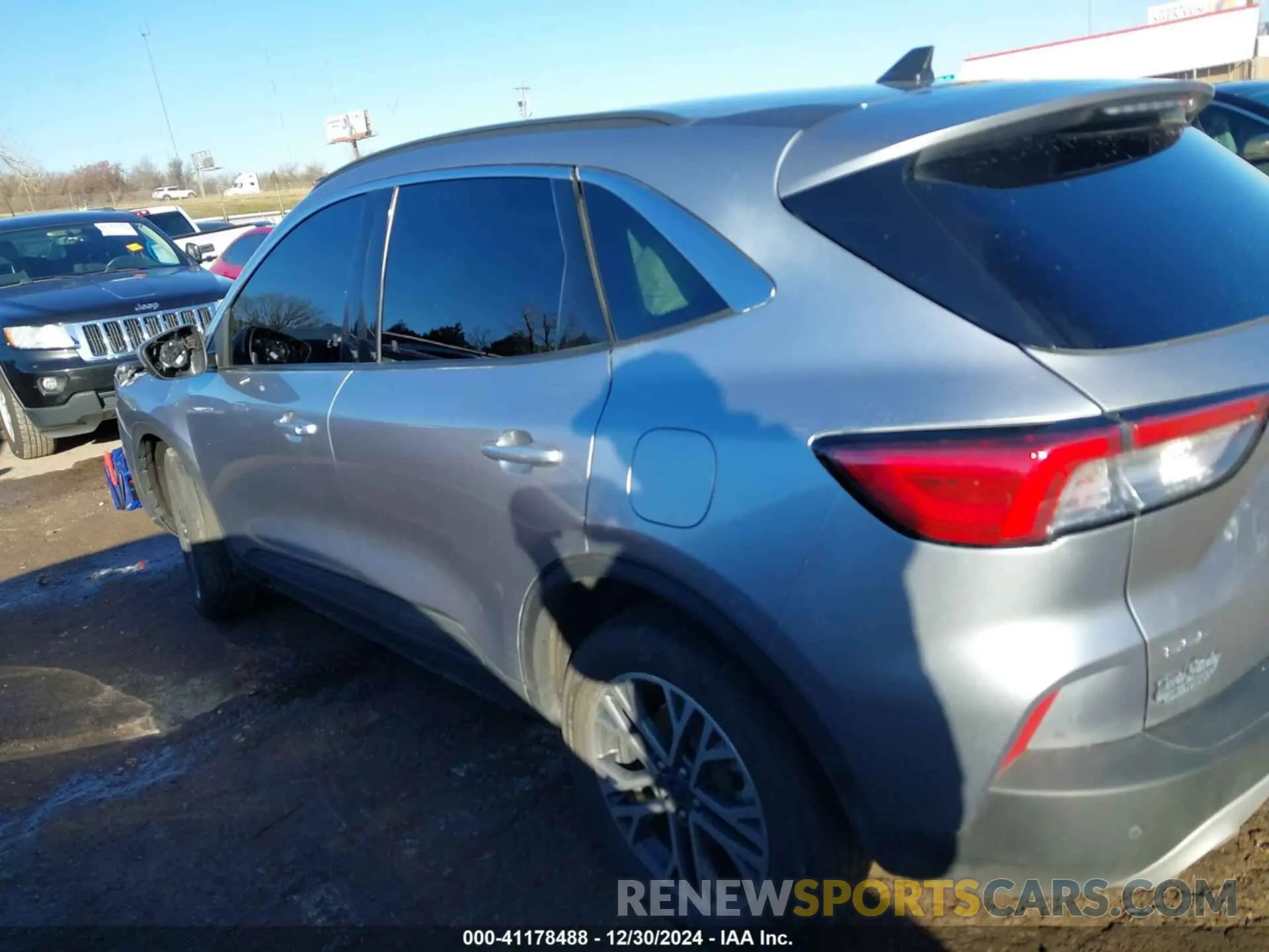 14 Photograph of a damaged car 1FMCU9CZ4MUB26775 FORD ESCAPE 2021