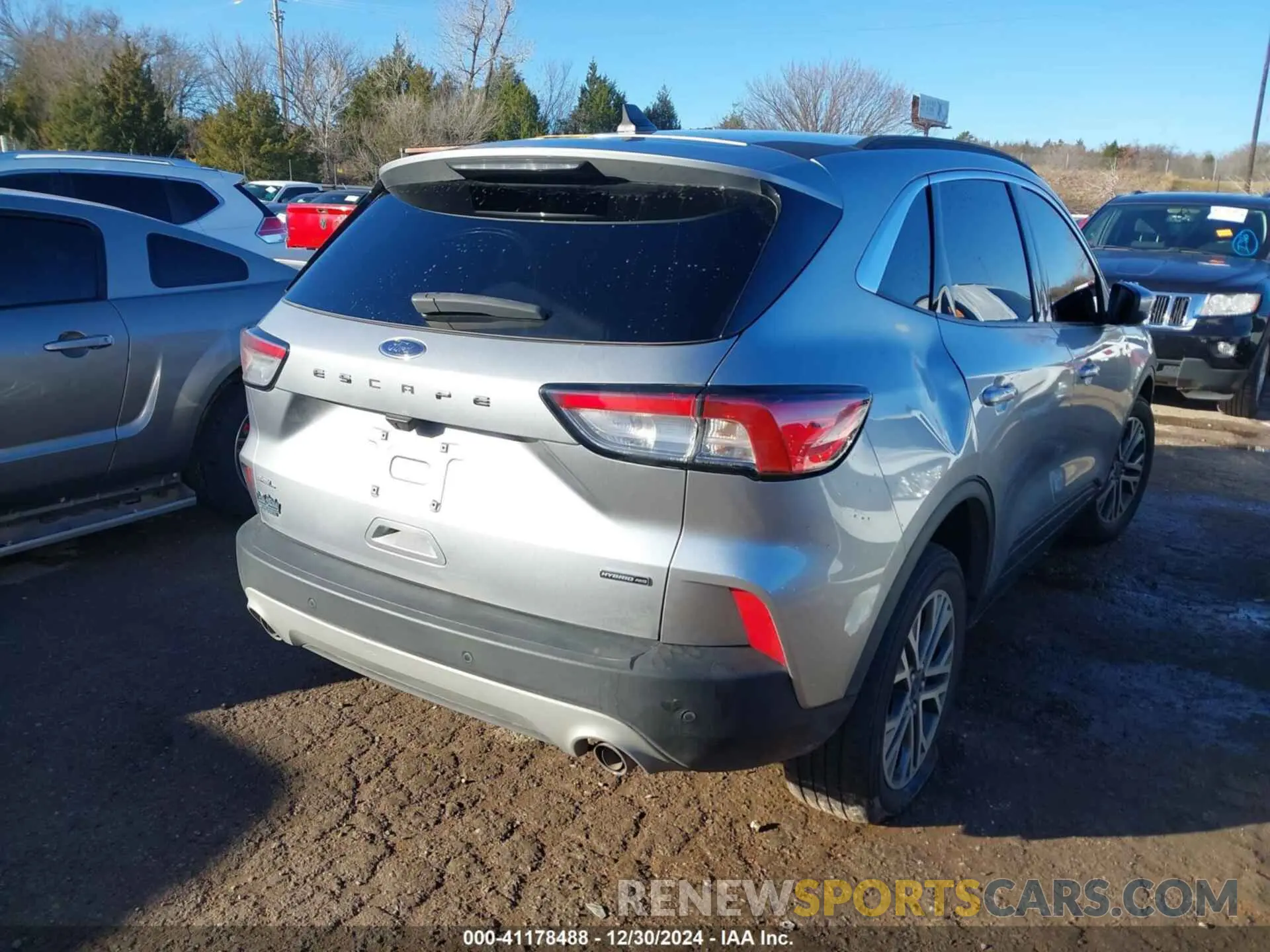 4 Photograph of a damaged car 1FMCU9CZ4MUB26775 FORD ESCAPE 2021