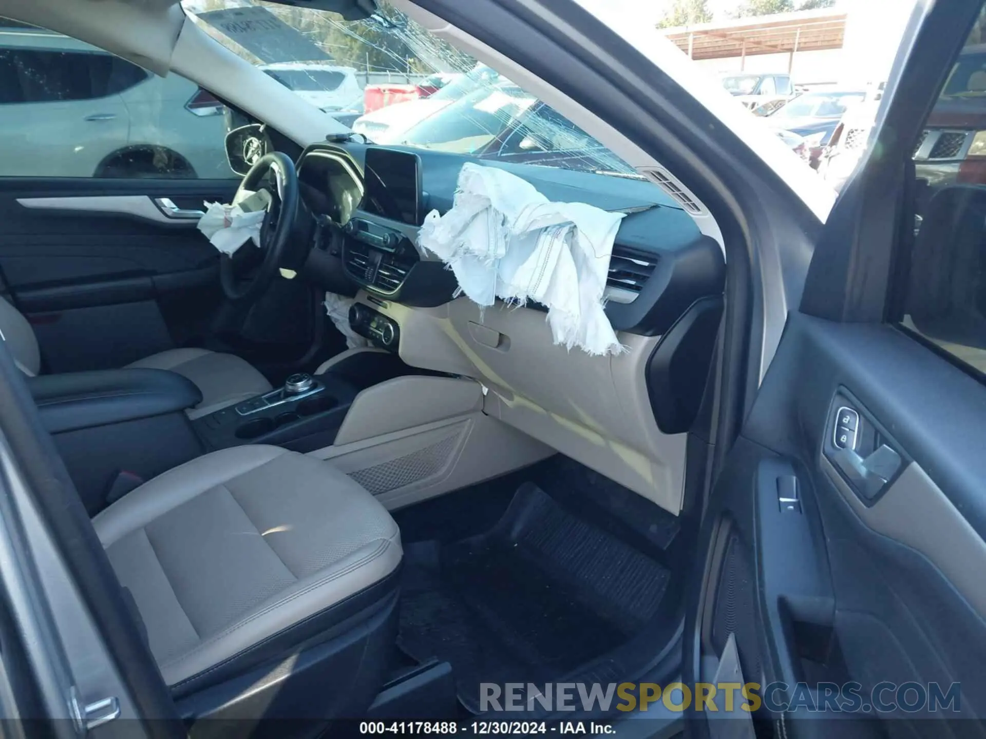 5 Photograph of a damaged car 1FMCU9CZ4MUB26775 FORD ESCAPE 2021