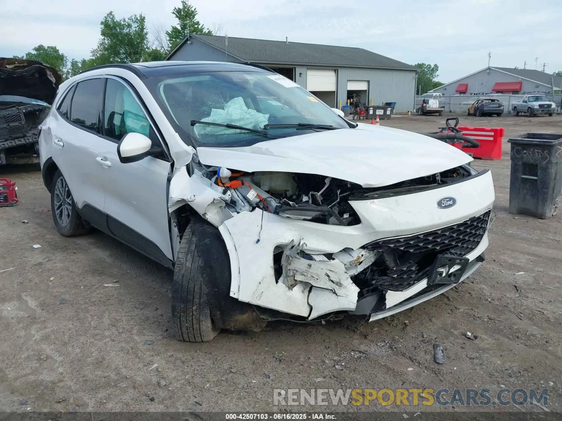 1 Photograph of a damaged car 1FMCU9CZ7MUB16676 FORD ESCAPE 2021