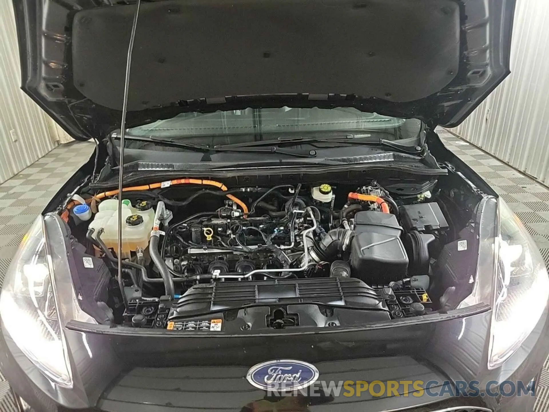 40 Photograph of a damaged car 1FMCU9CZ9MUA54181 FORD ESCAPE 2021