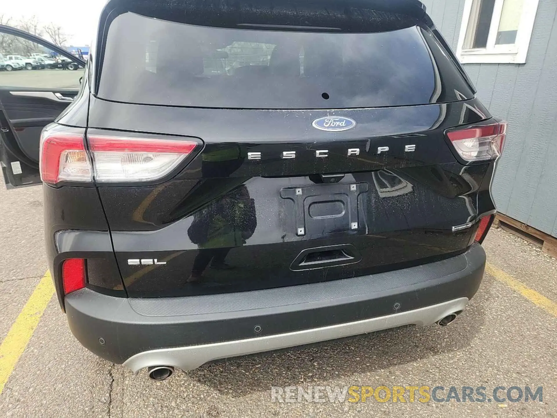 19 Photograph of a damaged car 1FMCU9CZ9MUB25878 FORD ESCAPE 2021