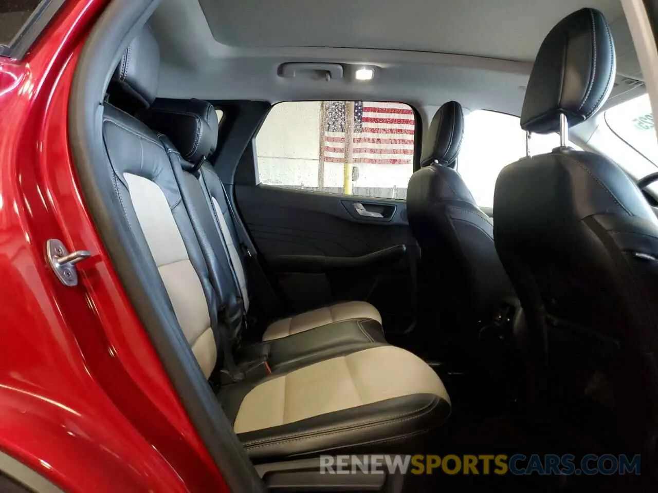 11 Photograph of a damaged car 1FMCU9DZ0MUB17327 FORD ESCAPE 2021