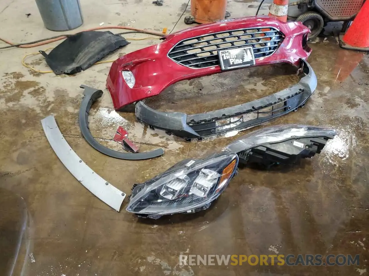 13 Photograph of a damaged car 1FMCU9DZ0MUB17327 FORD ESCAPE 2021