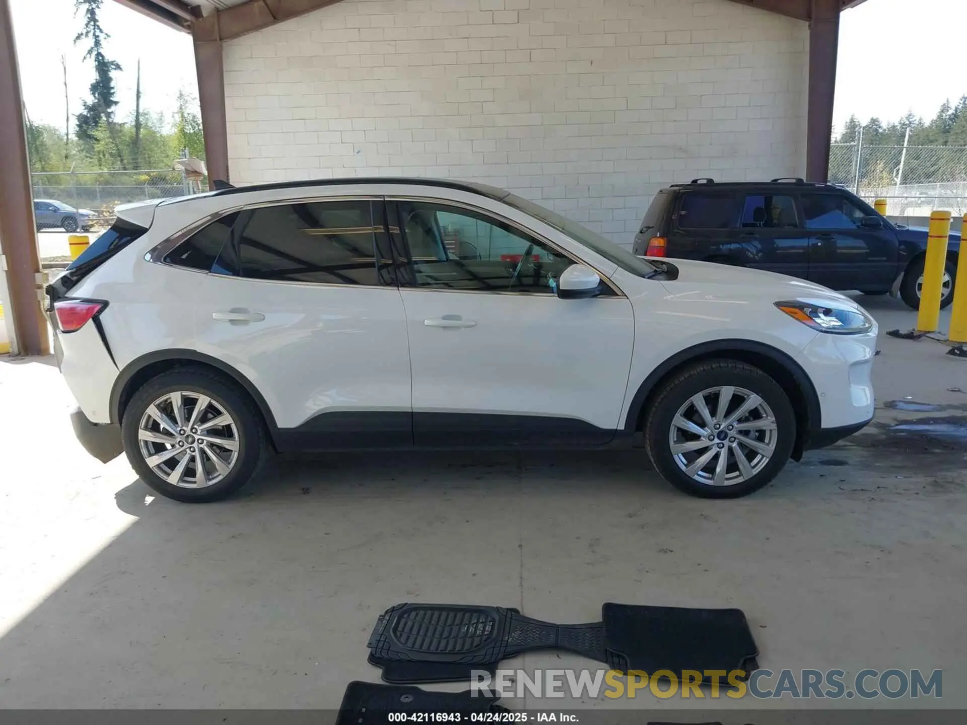 13 Photograph of a damaged car 1FMCU9DZ5MUA27459 FORD ESCAPE 2021