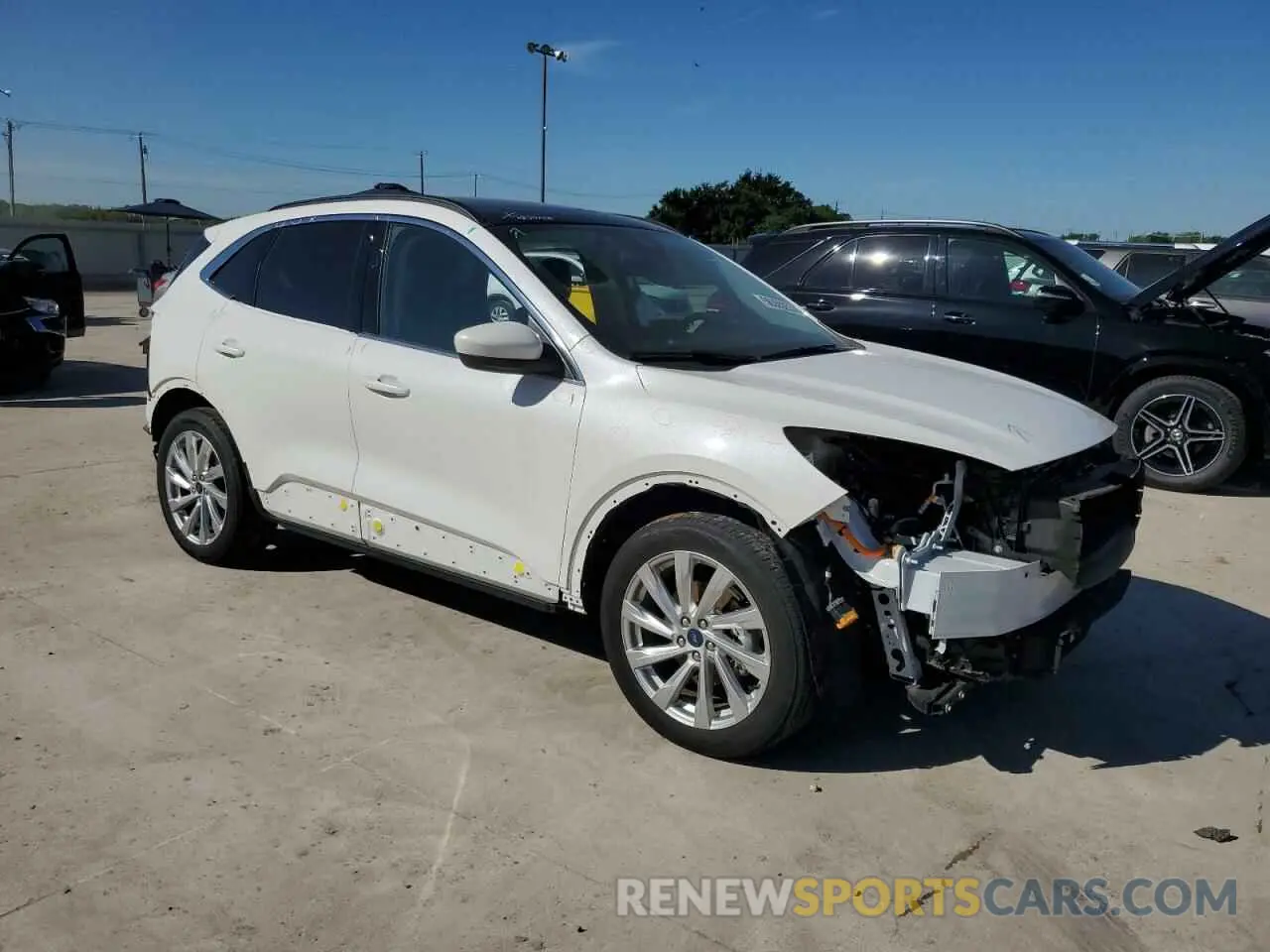 4 Photograph of a damaged car 1FMCU9DZ9MUA02709 FORD ESCAPE 2021