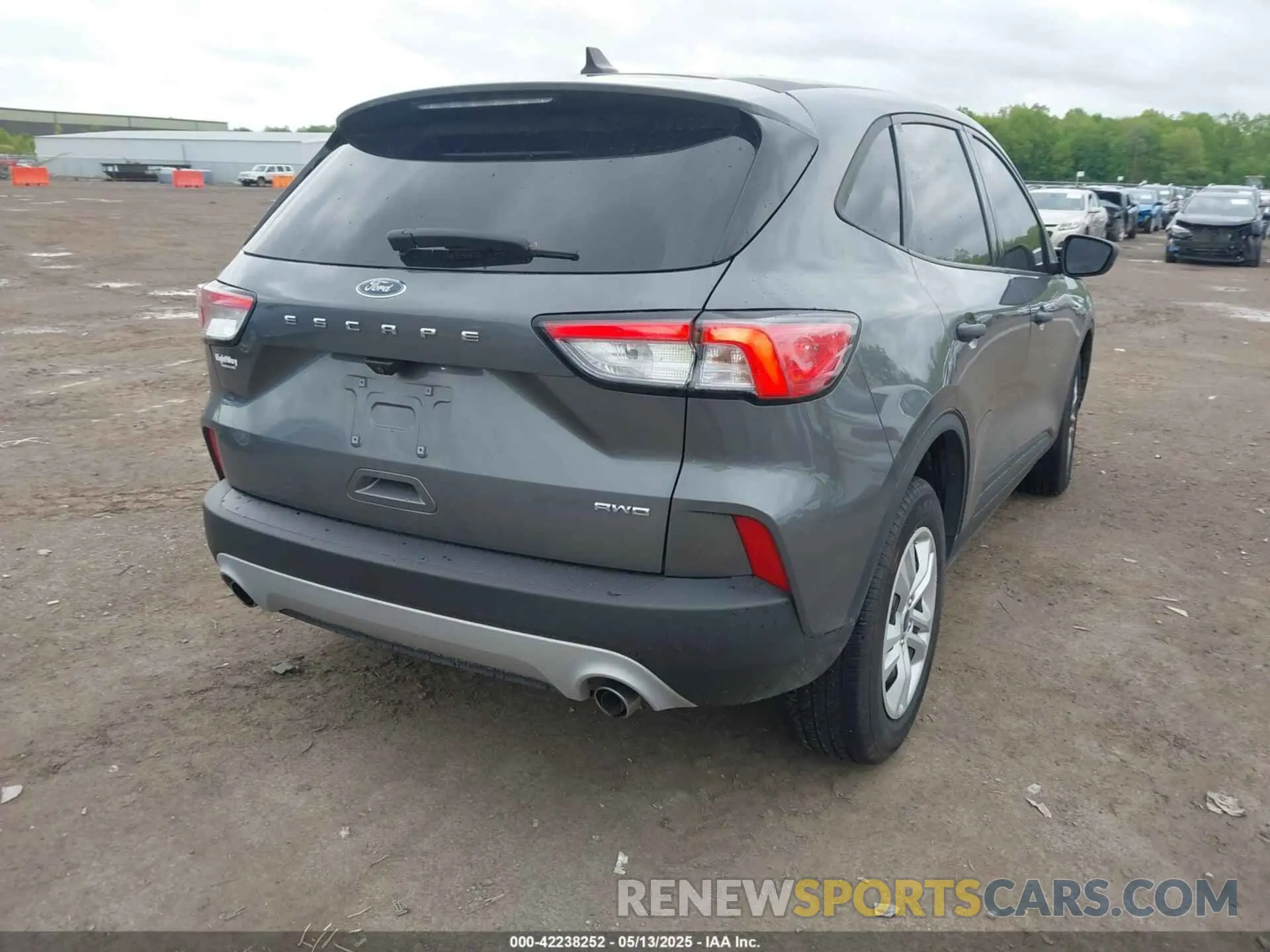 4 Photograph of a damaged car 1FMCU9F69MUA73640 FORD ESCAPE 2021