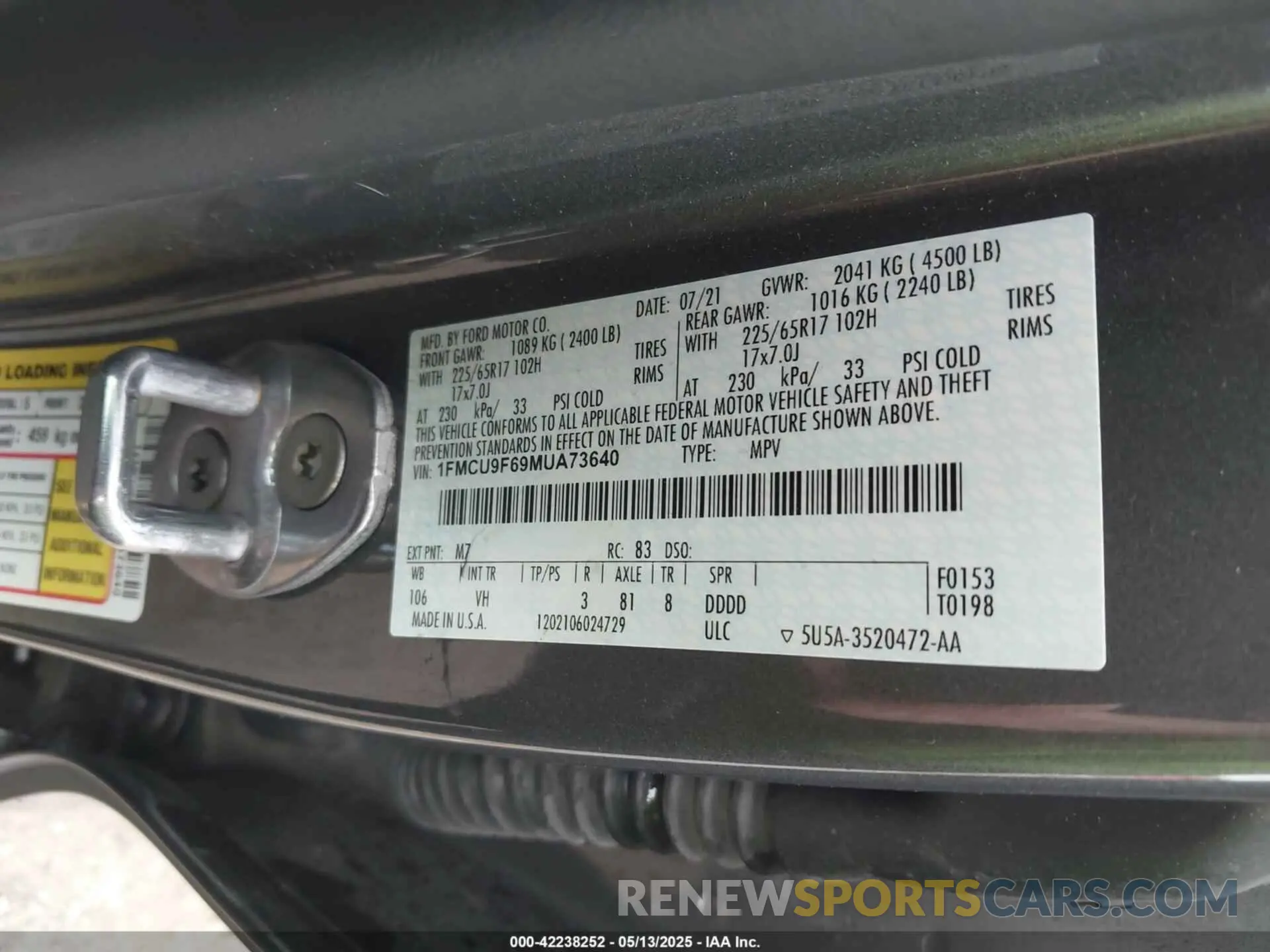 9 Photograph of a damaged car 1FMCU9F69MUA73640 FORD ESCAPE 2021