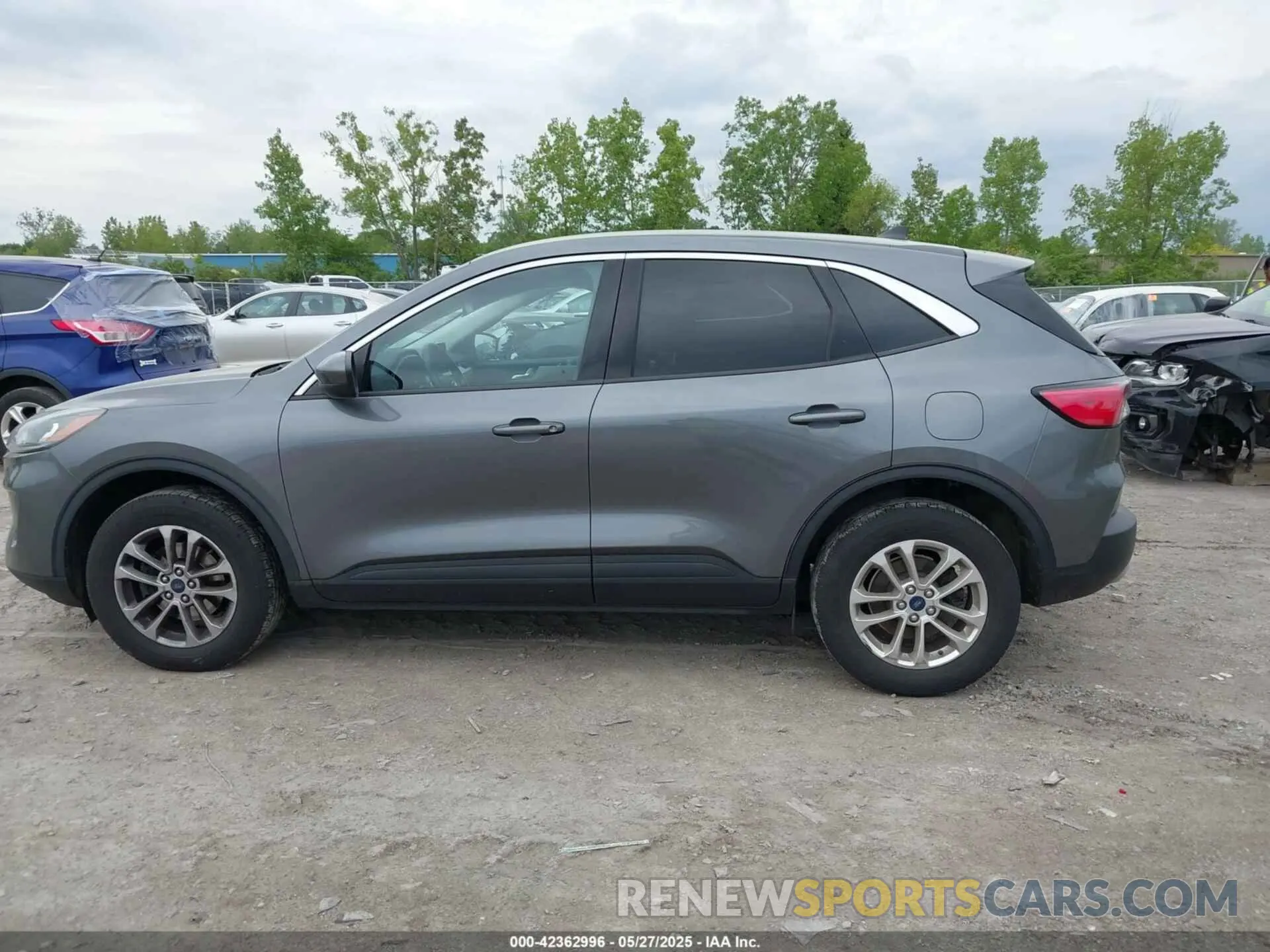 14 Photograph of a damaged car 1FMCU9G60MUA15379 FORD ESCAPE 2021
