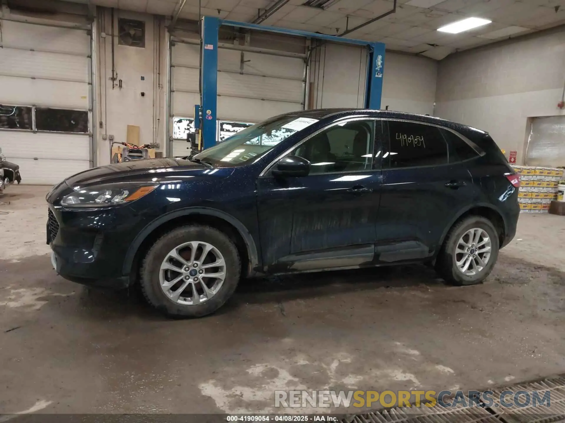 14 Photograph of a damaged car 1FMCU9G60MUA73363 FORD ESCAPE 2021