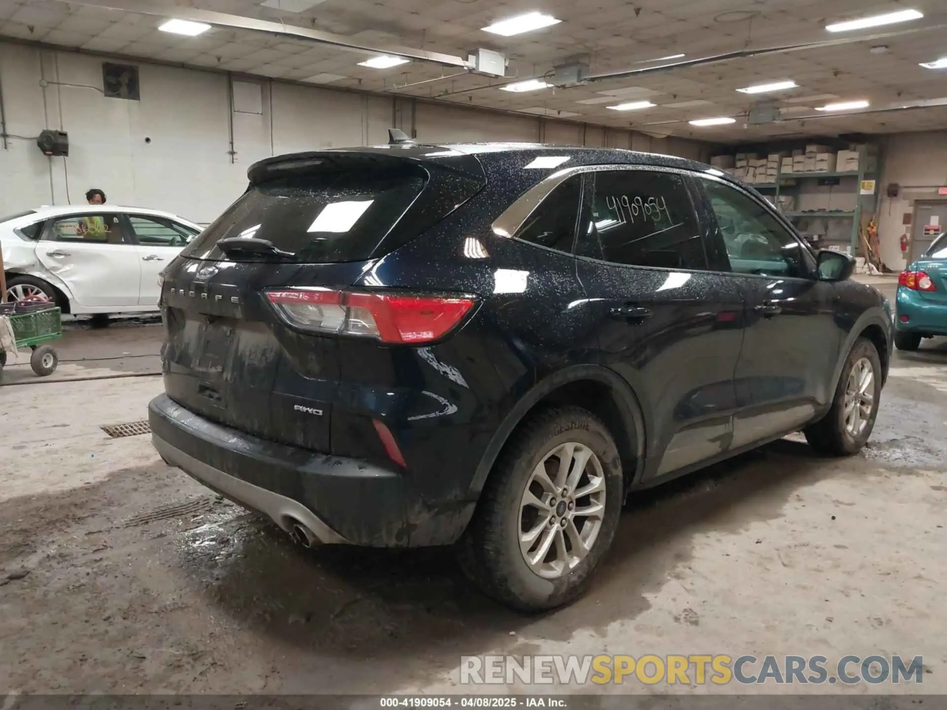 4 Photograph of a damaged car 1FMCU9G60MUA73363 FORD ESCAPE 2021