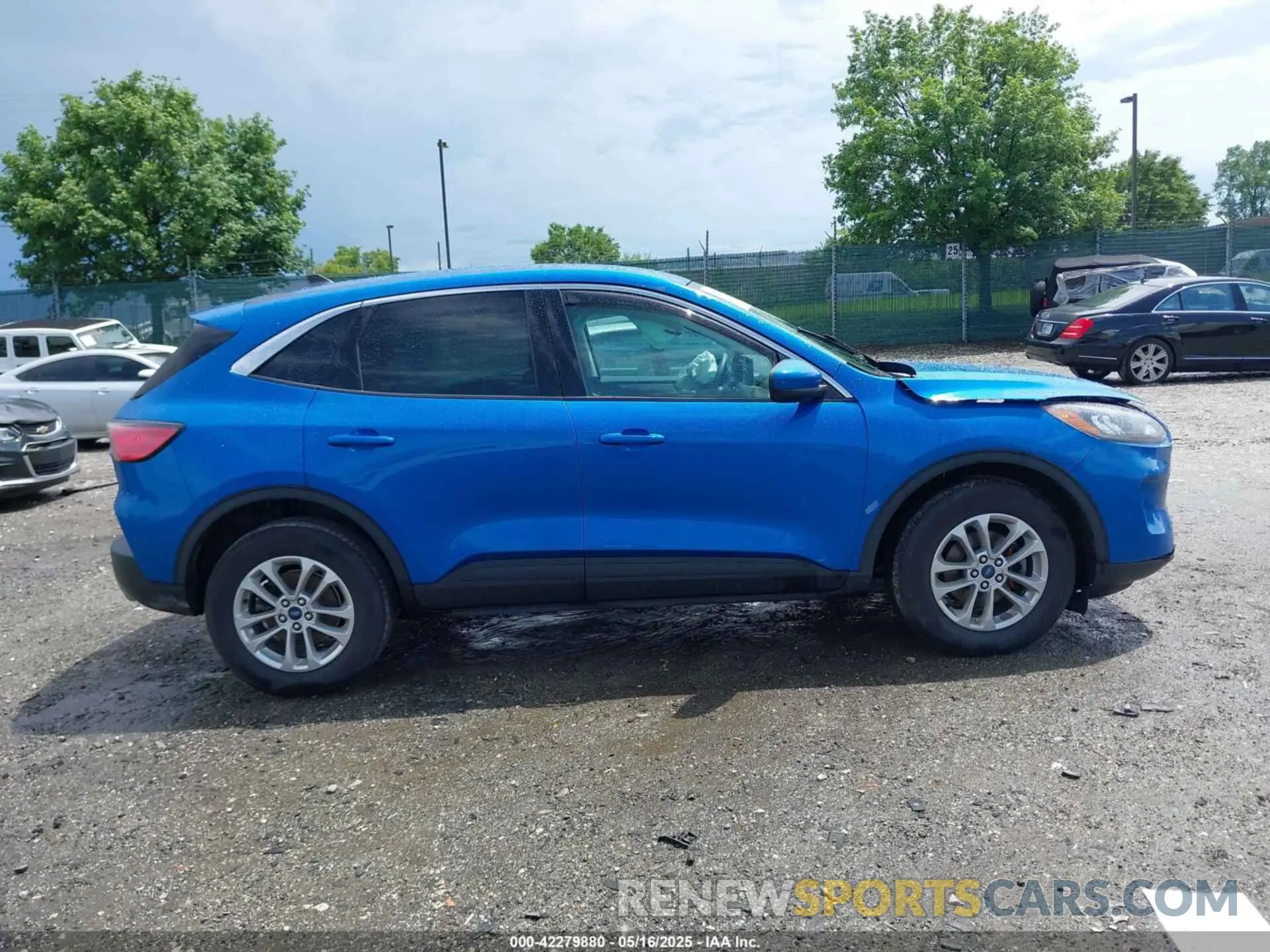 12 Photograph of a damaged car 1FMCU9G60MUB30337 FORD ESCAPE 2021