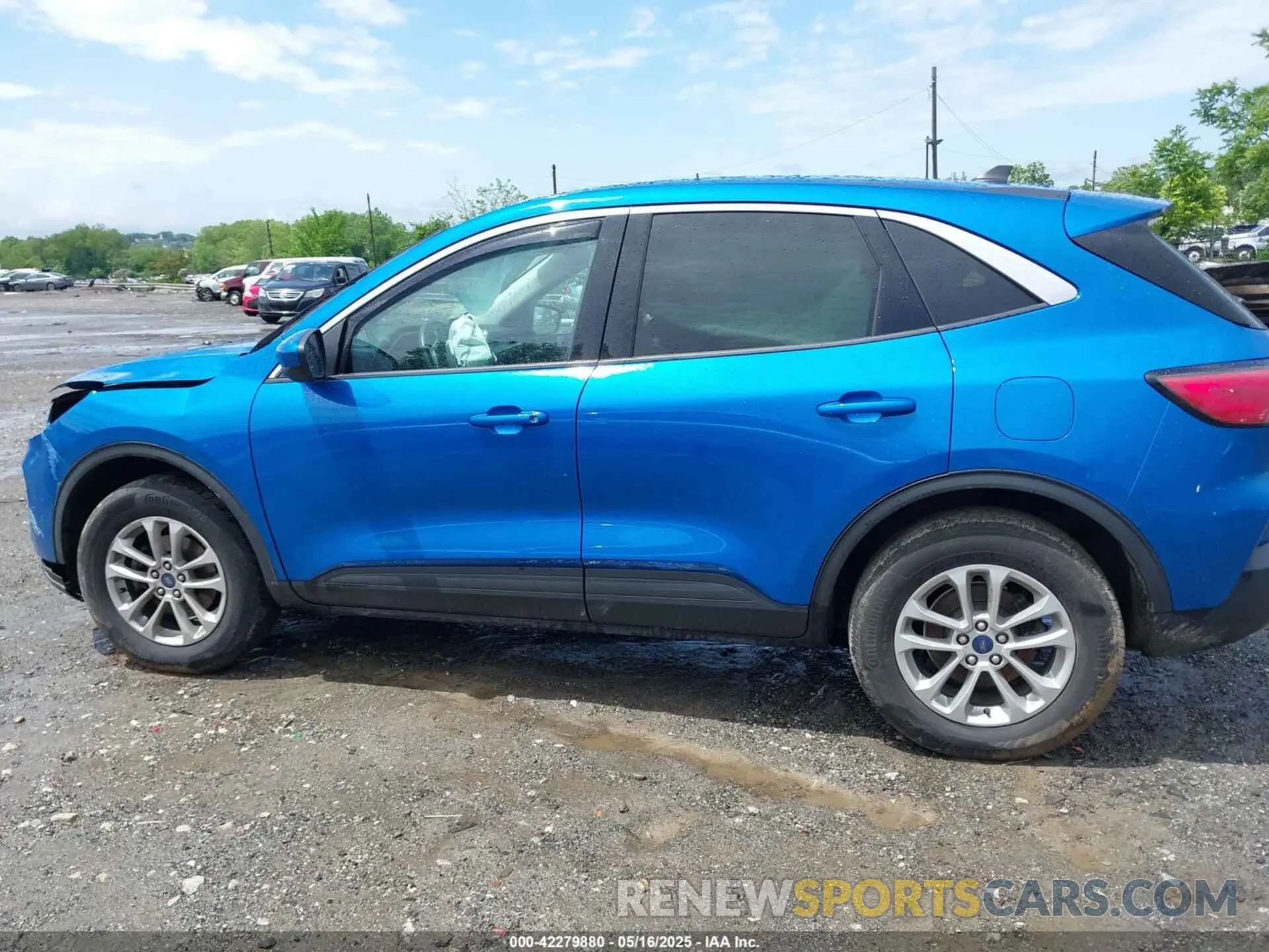13 Photograph of a damaged car 1FMCU9G60MUB30337 FORD ESCAPE 2021