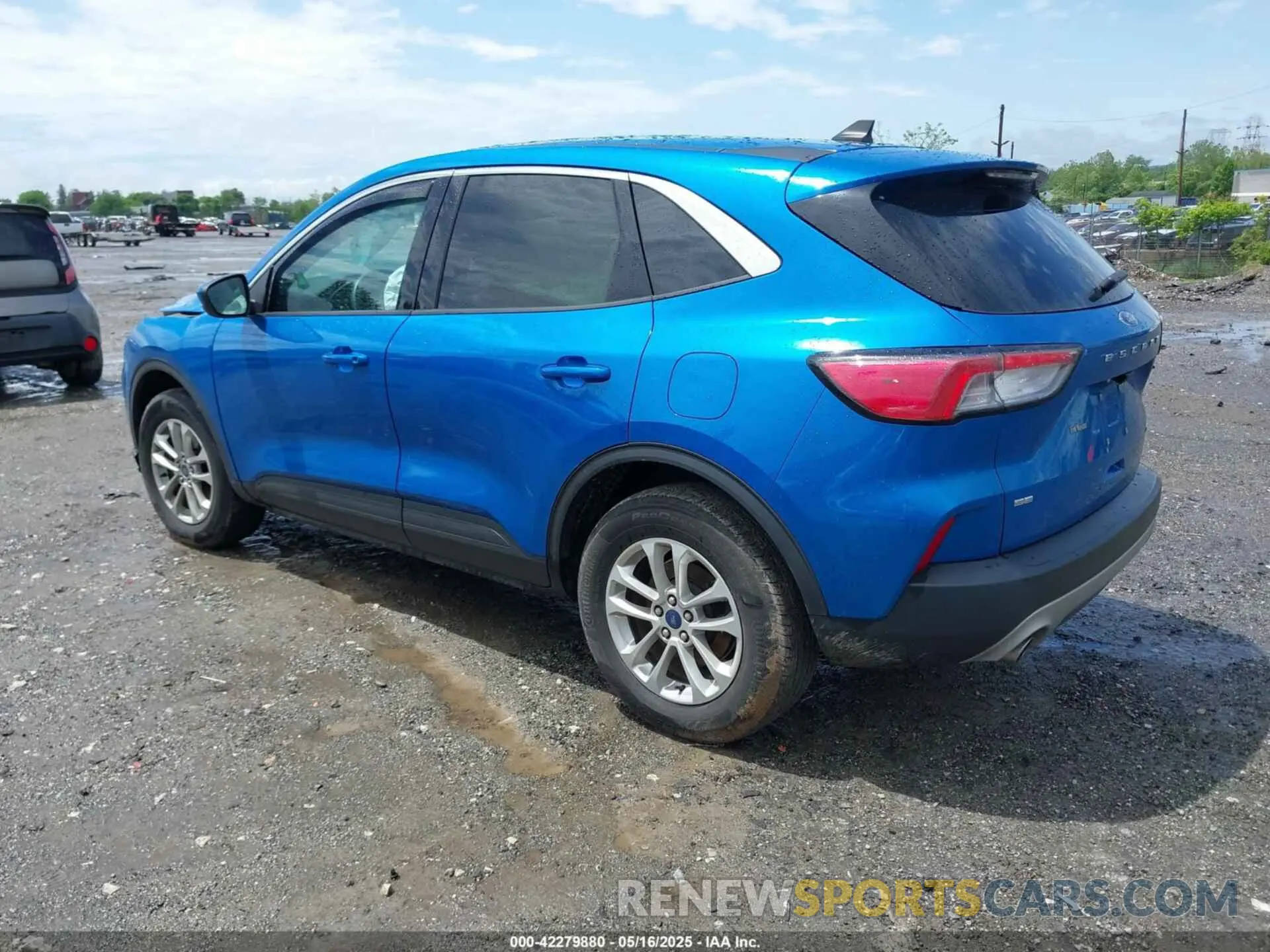 3 Photograph of a damaged car 1FMCU9G60MUB30337 FORD ESCAPE 2021
