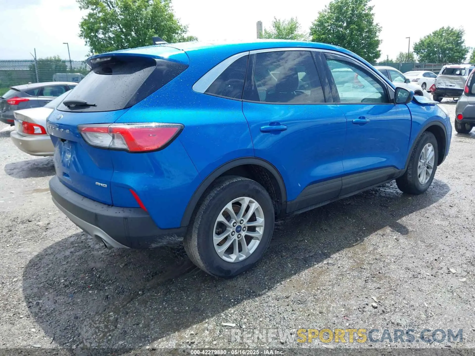 4 Photograph of a damaged car 1FMCU9G60MUB30337 FORD ESCAPE 2021