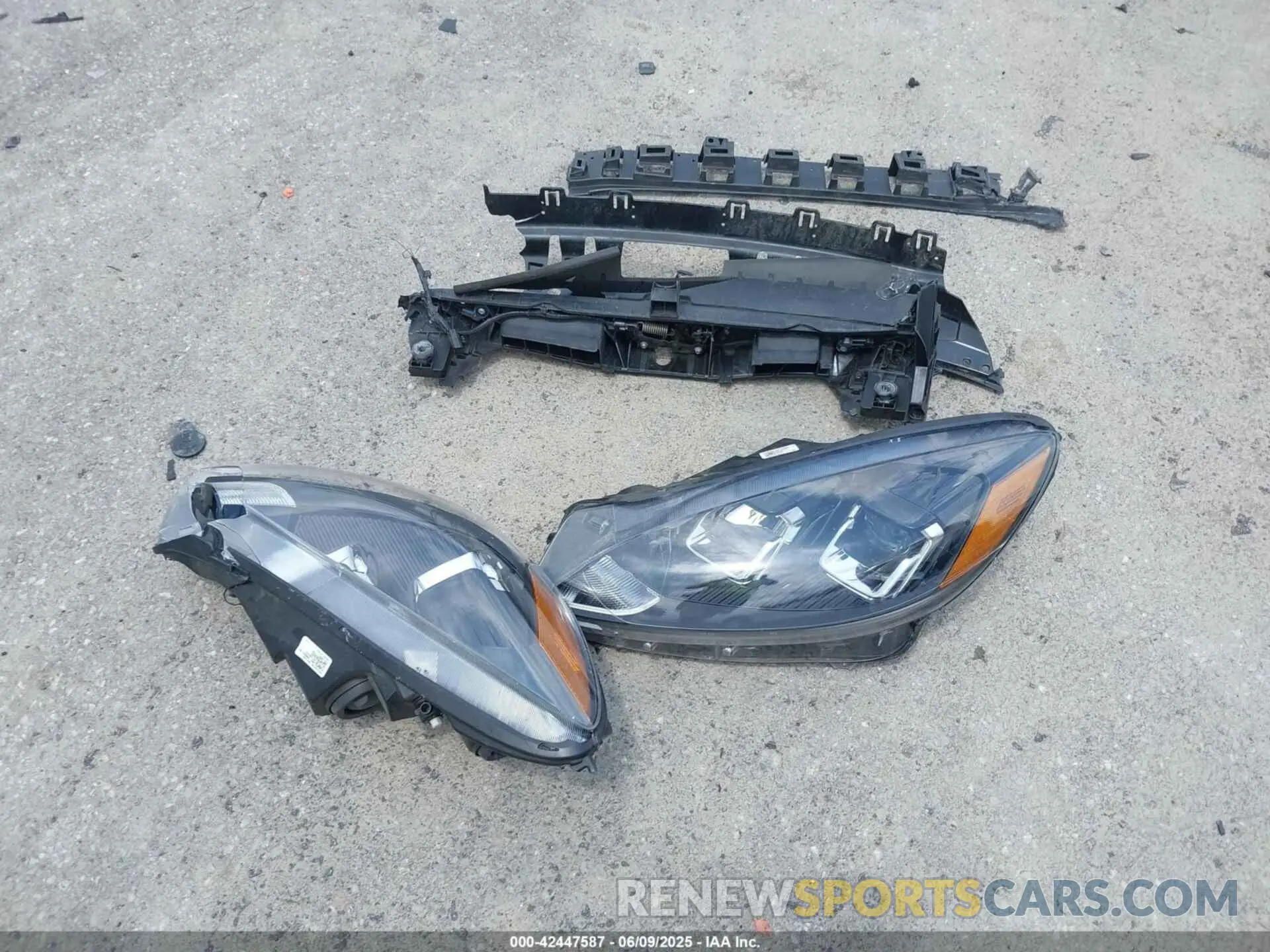 12 Photograph of a damaged car 1FMCU9G61MUA30151 FORD ESCAPE 2021