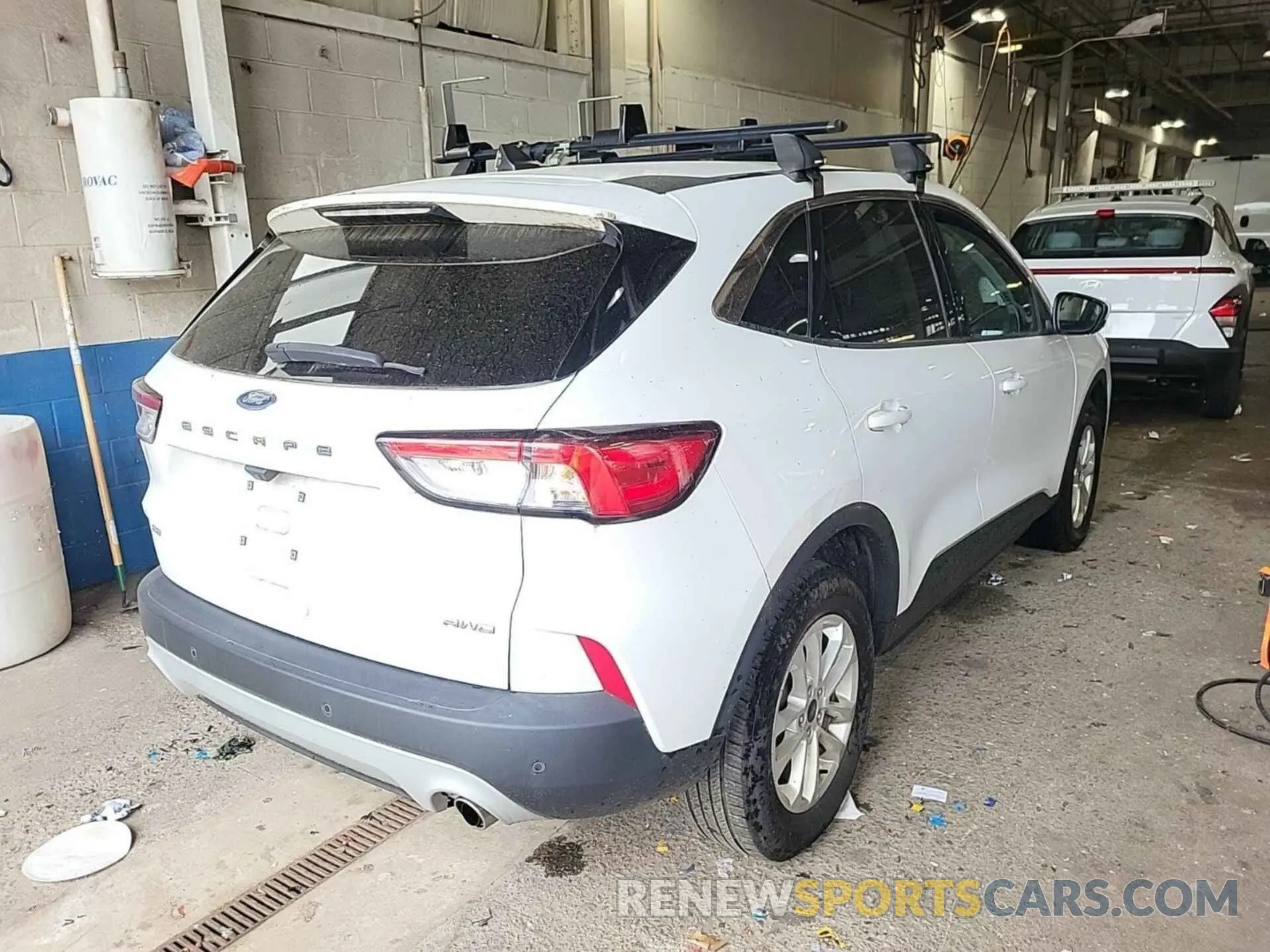23 Photograph of a damaged car 1FMCU9G61MUA52585 FORD ESCAPE 2021