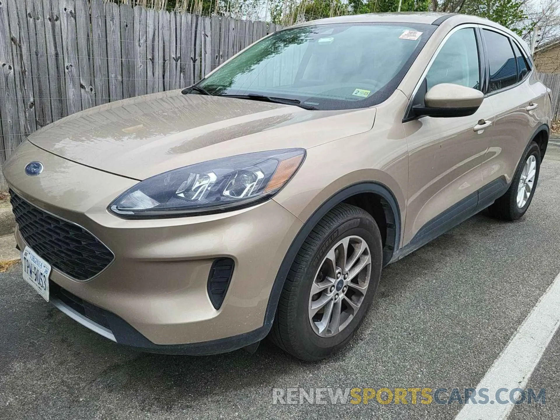 18 Photograph of a damaged car 1FMCU9G61MUA69077 FORD ESCAPE 2021